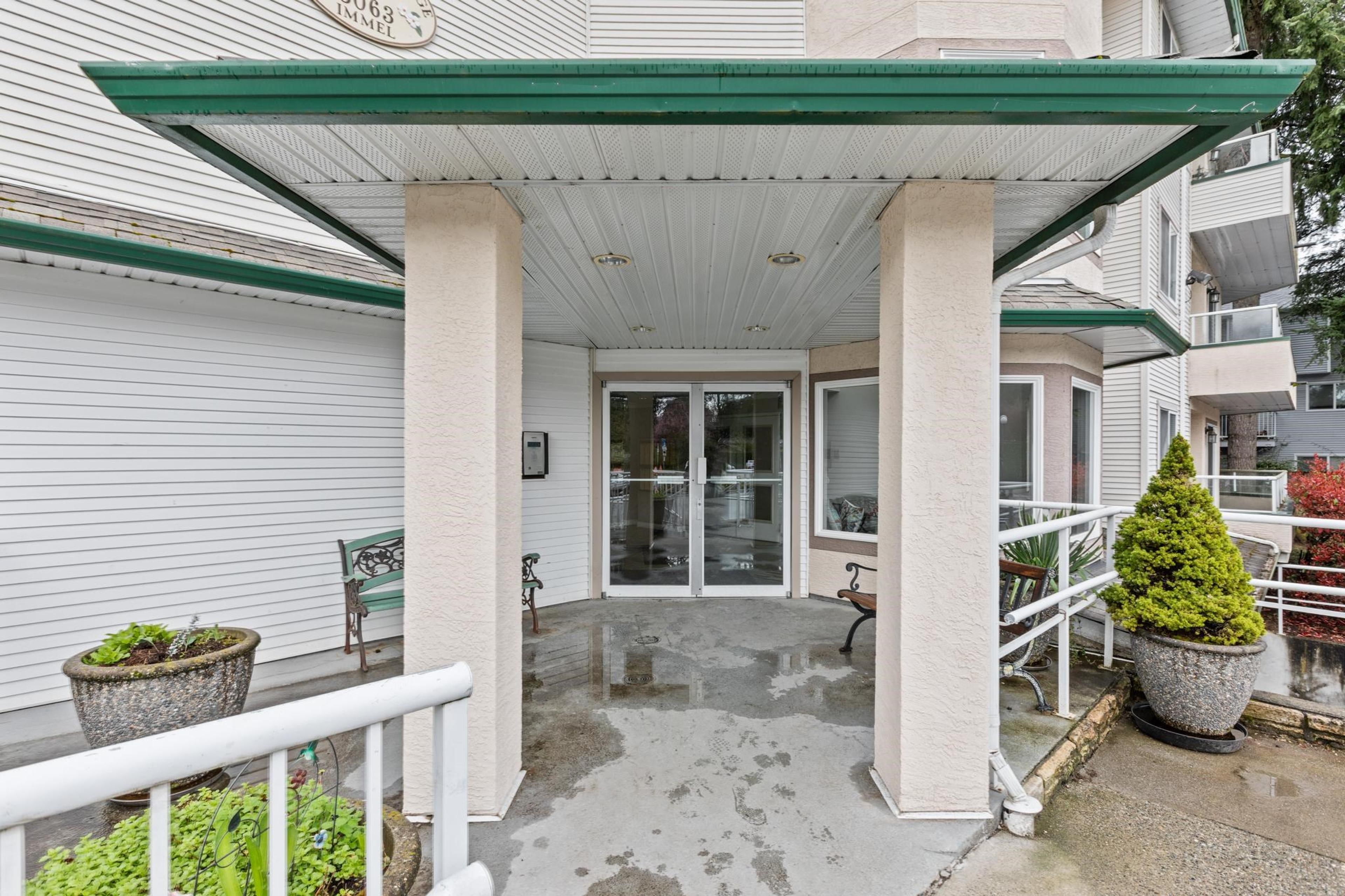 3063 Immel Street, Abbotsford - Exteriors - Photo 2