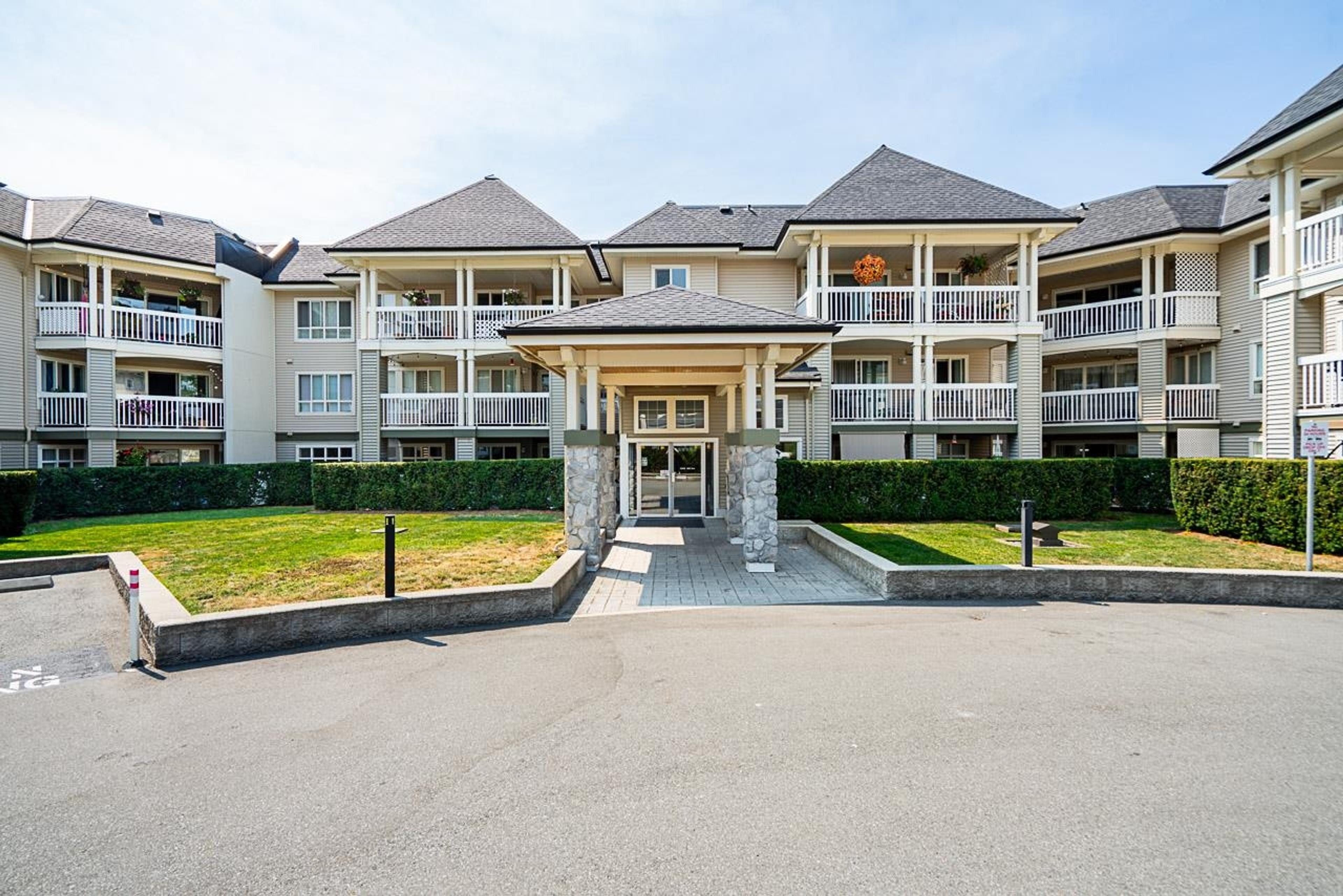 22022 49 Avenue Avenue, Langley - Exteriors - Full Complex View - Photo 2