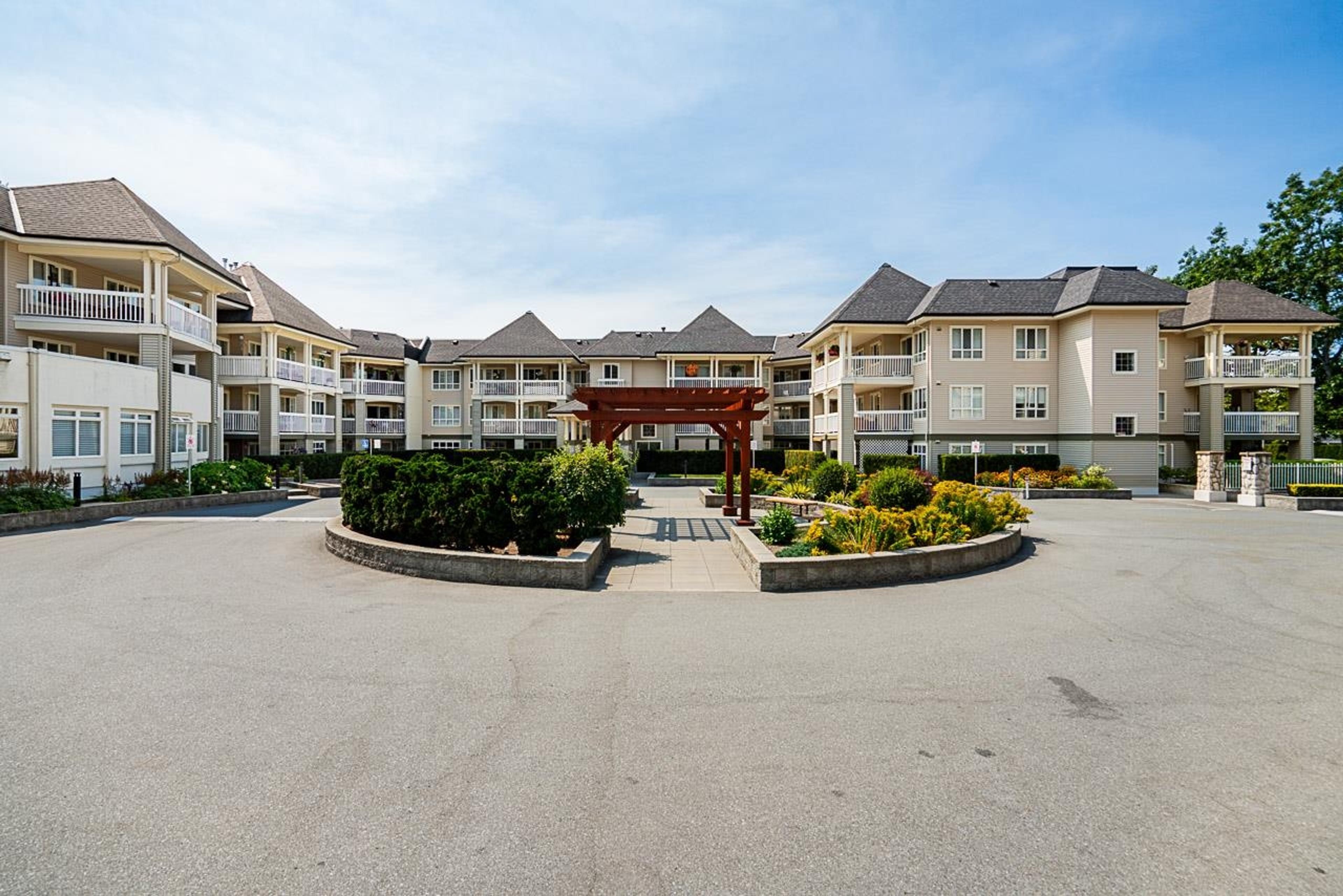 22022 49 Avenue Avenue, Langley - Exteriors - Full Complex View - Photo 4