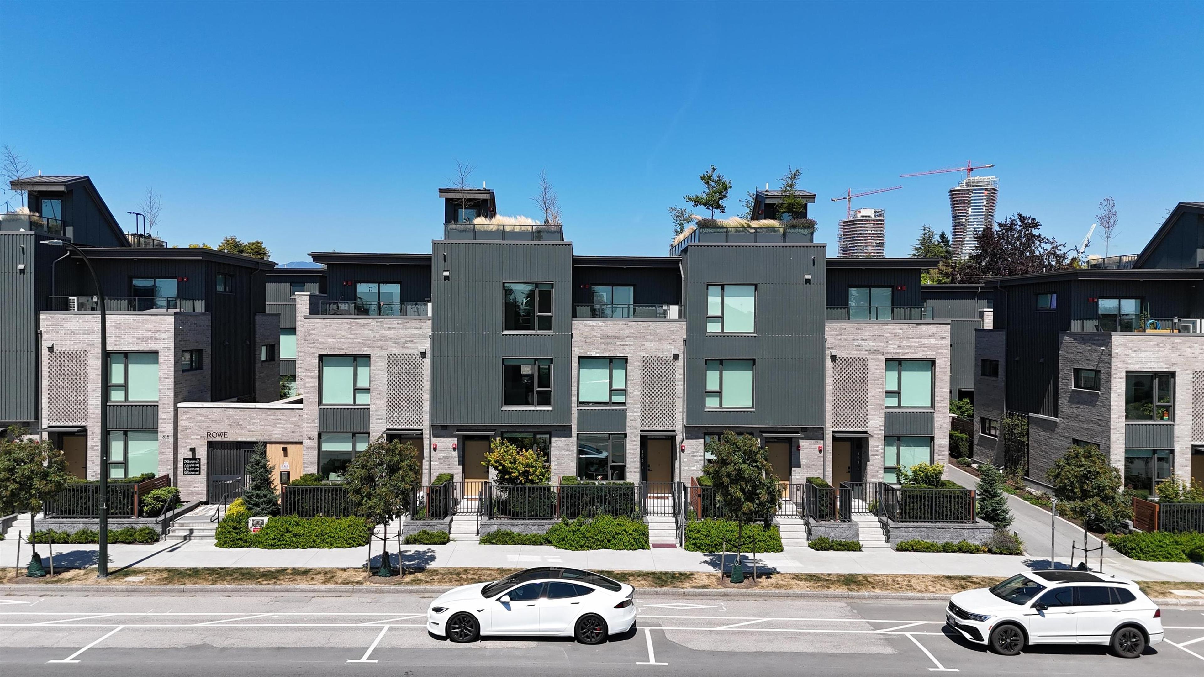 755 W 49th Avenue, Vancouver - Exteriors - Full Complex View - Photo 7