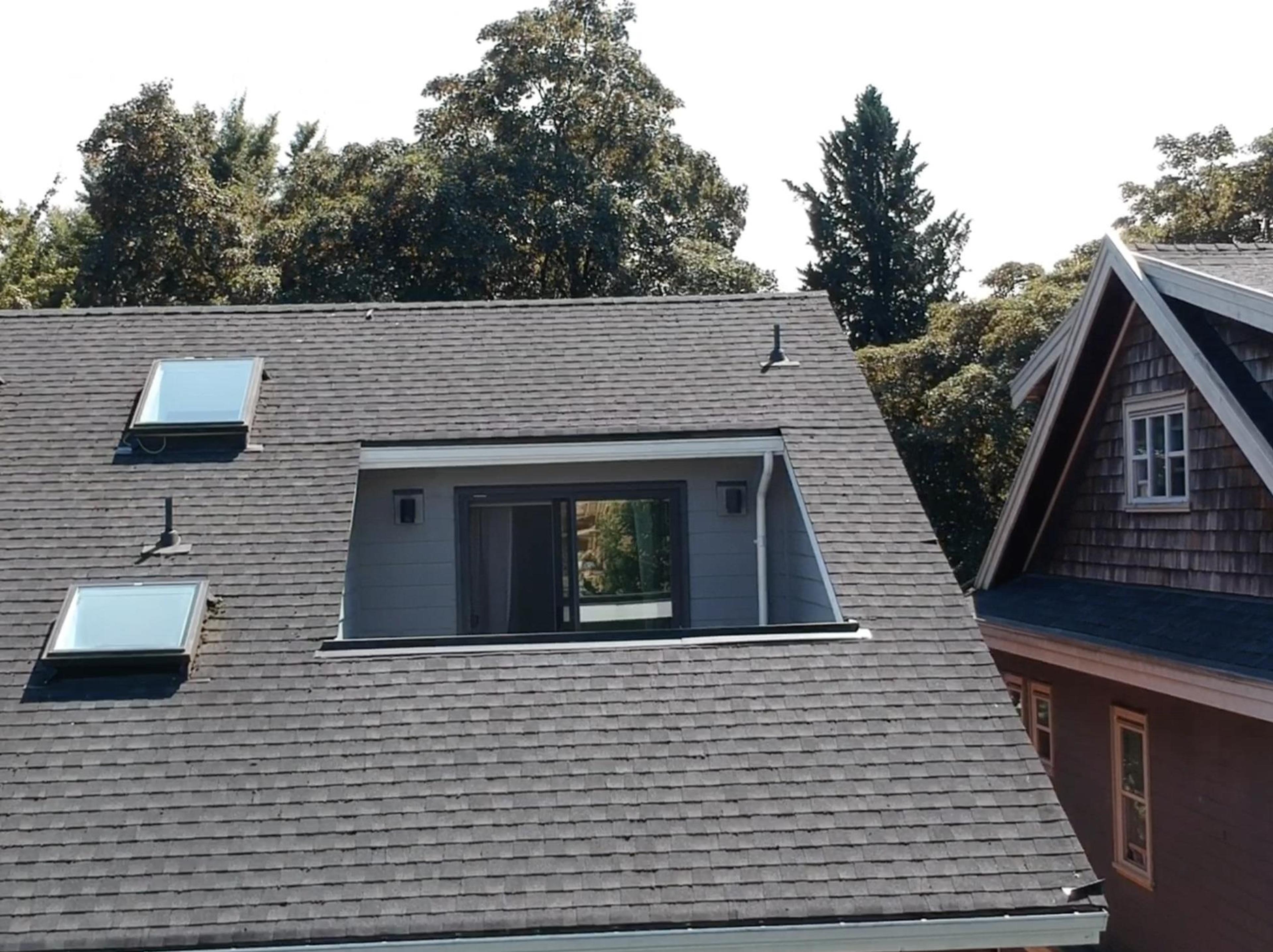 2073 E Pender Street, Vancouver - Exteriors - Photo 3