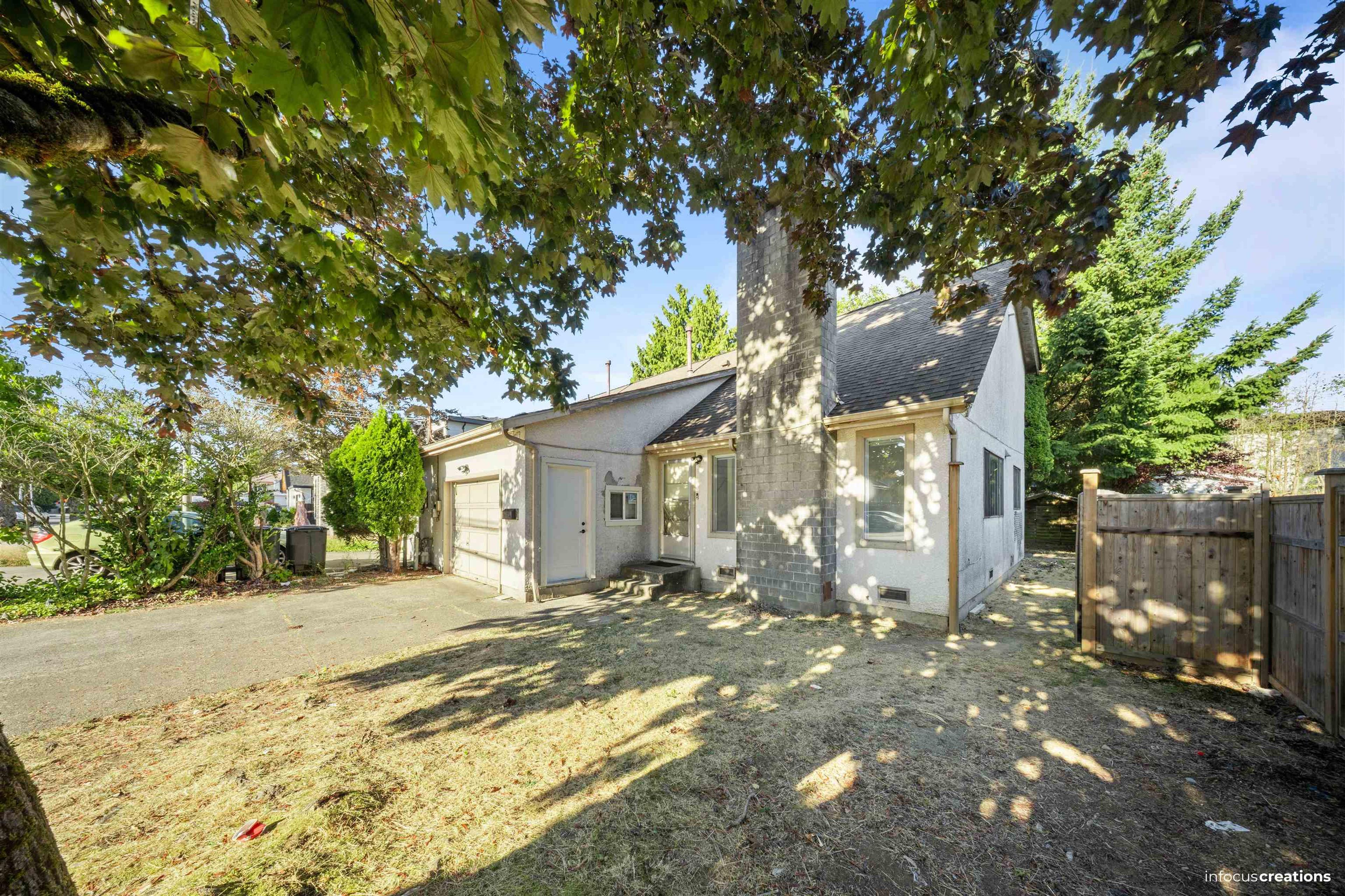 7126 130 Street, Surrey - Exteriors - Photo 3