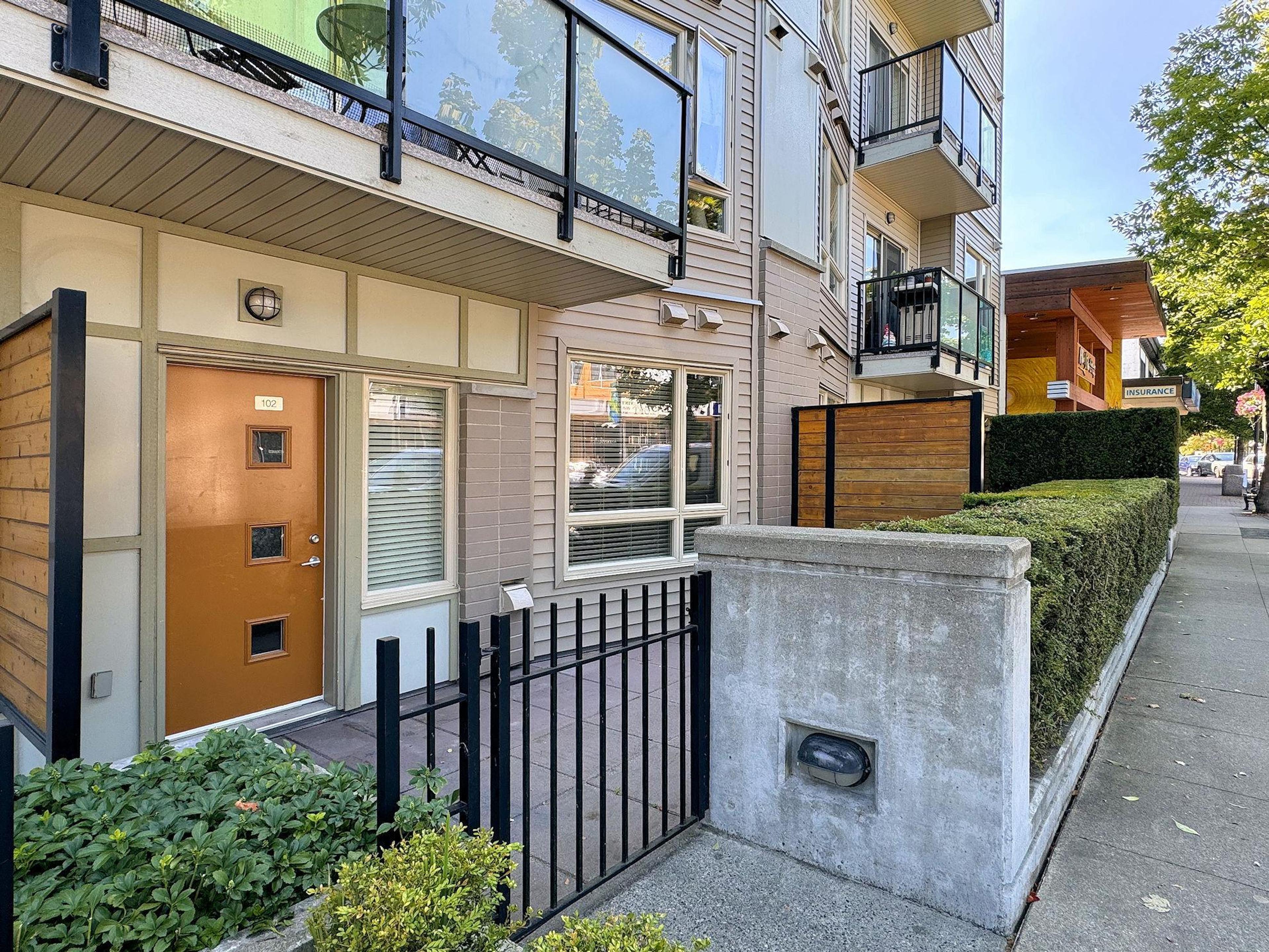 20460 Douglas Crescent, Langley - Exteriors - Photo 2