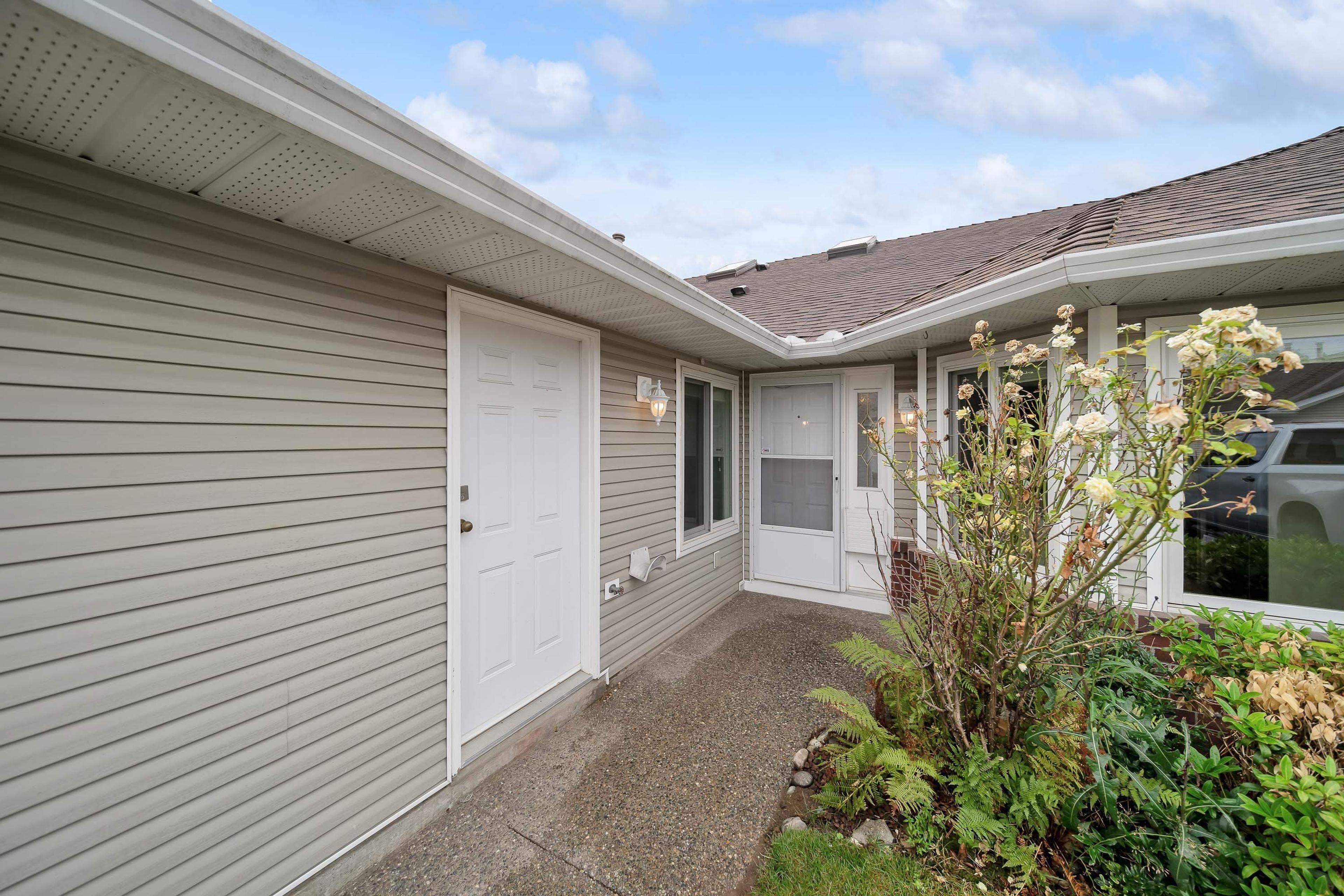 1973 Winfield Drive, Abbotsford - Exteriors - Photo 4
