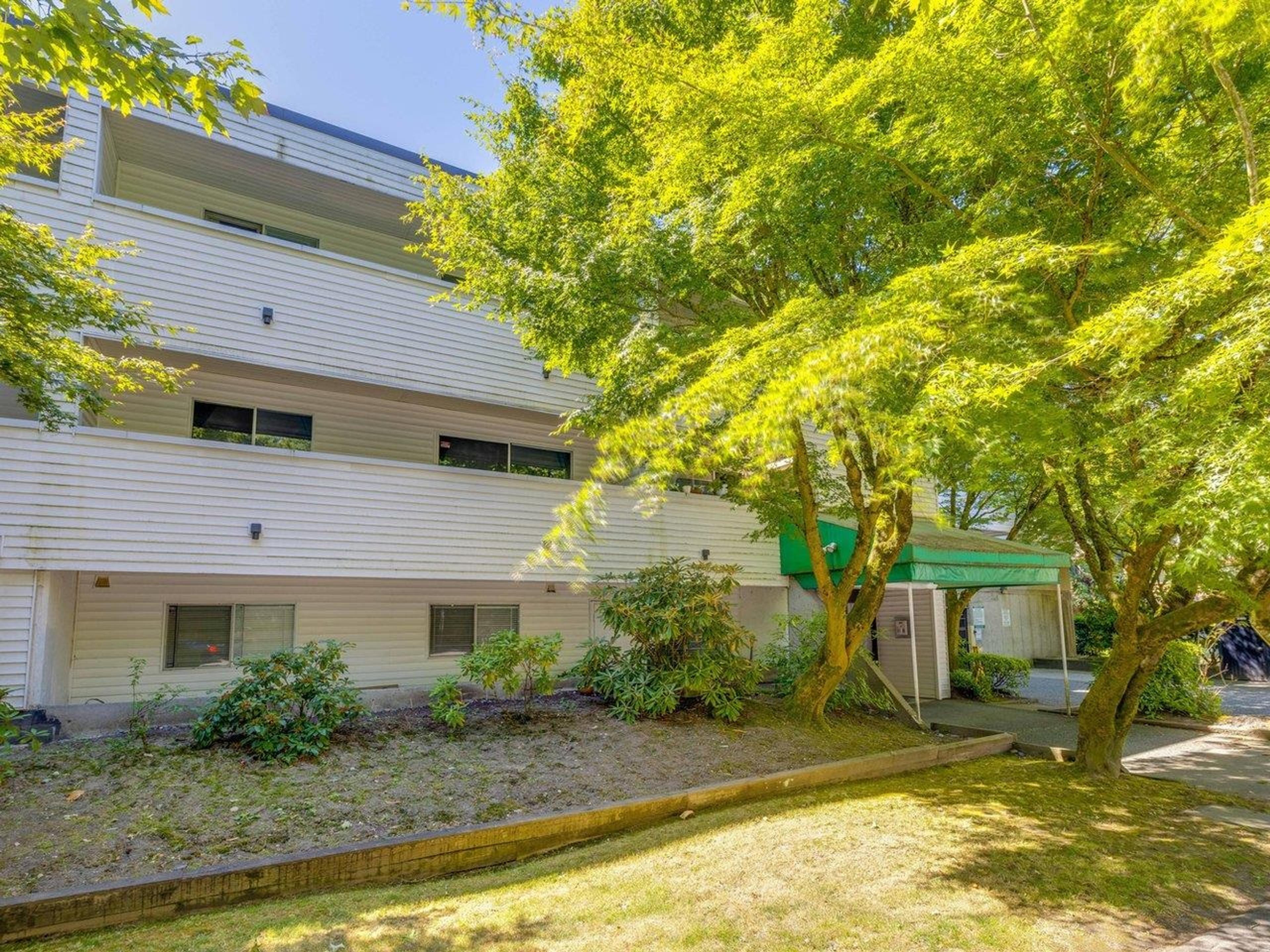 8760 Westminster Highway, Richmond - Exteriors - Photo 1