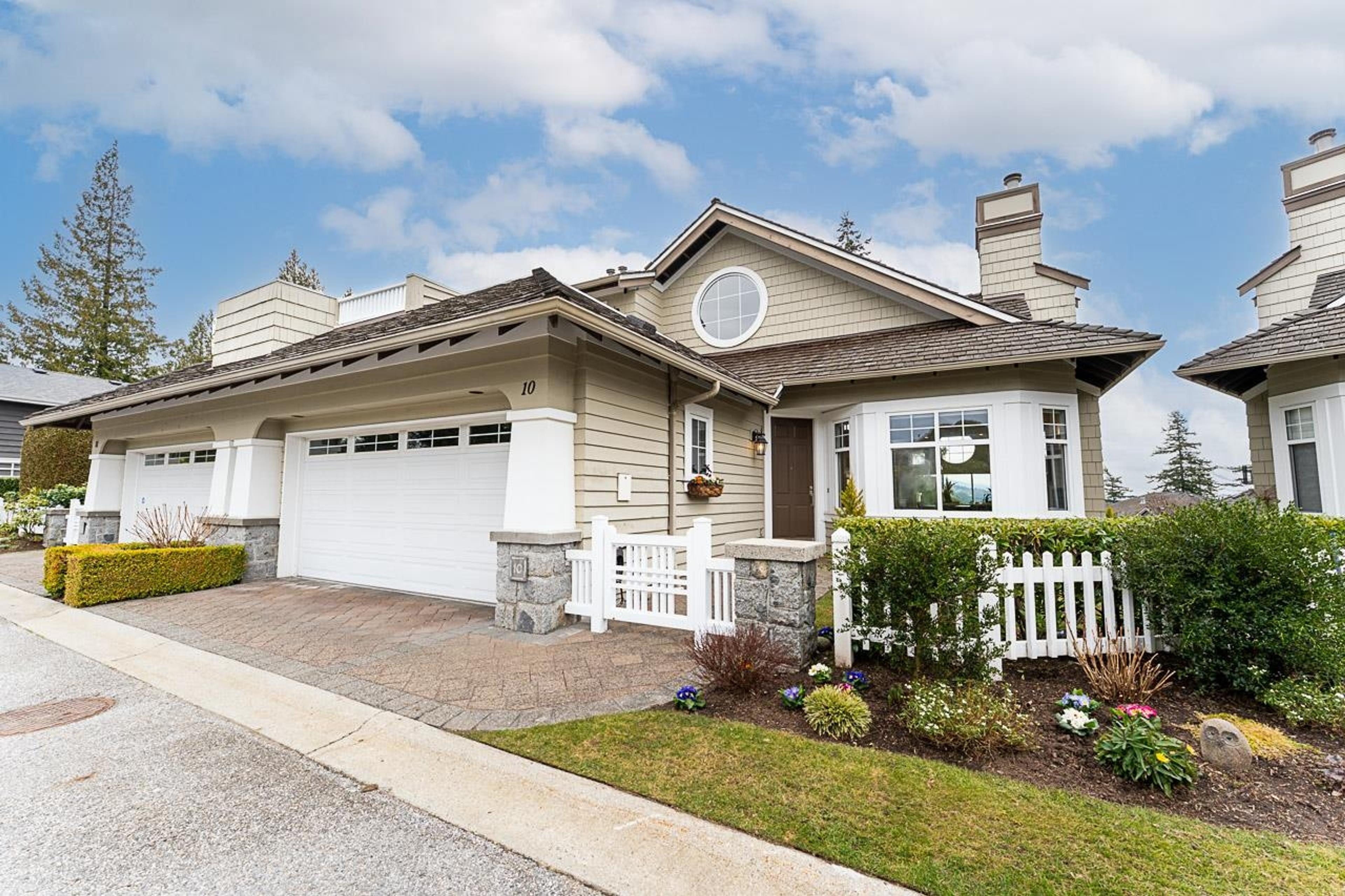 5110 Alderfeild Place, West Vancouver - Exteriors - Photo 1