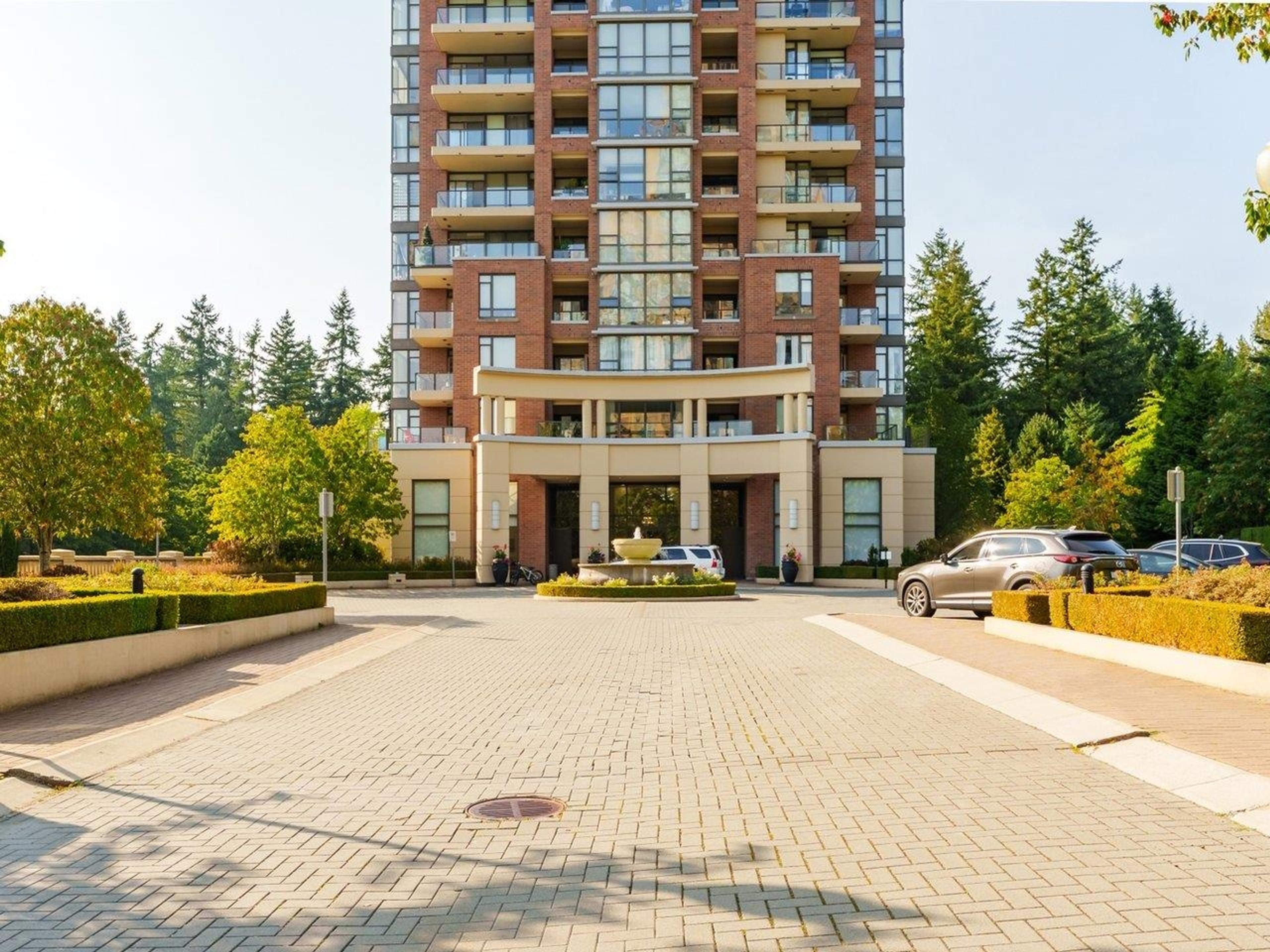 6823 Station Hill Drive, Burnaby - Exteriors - Photo 2