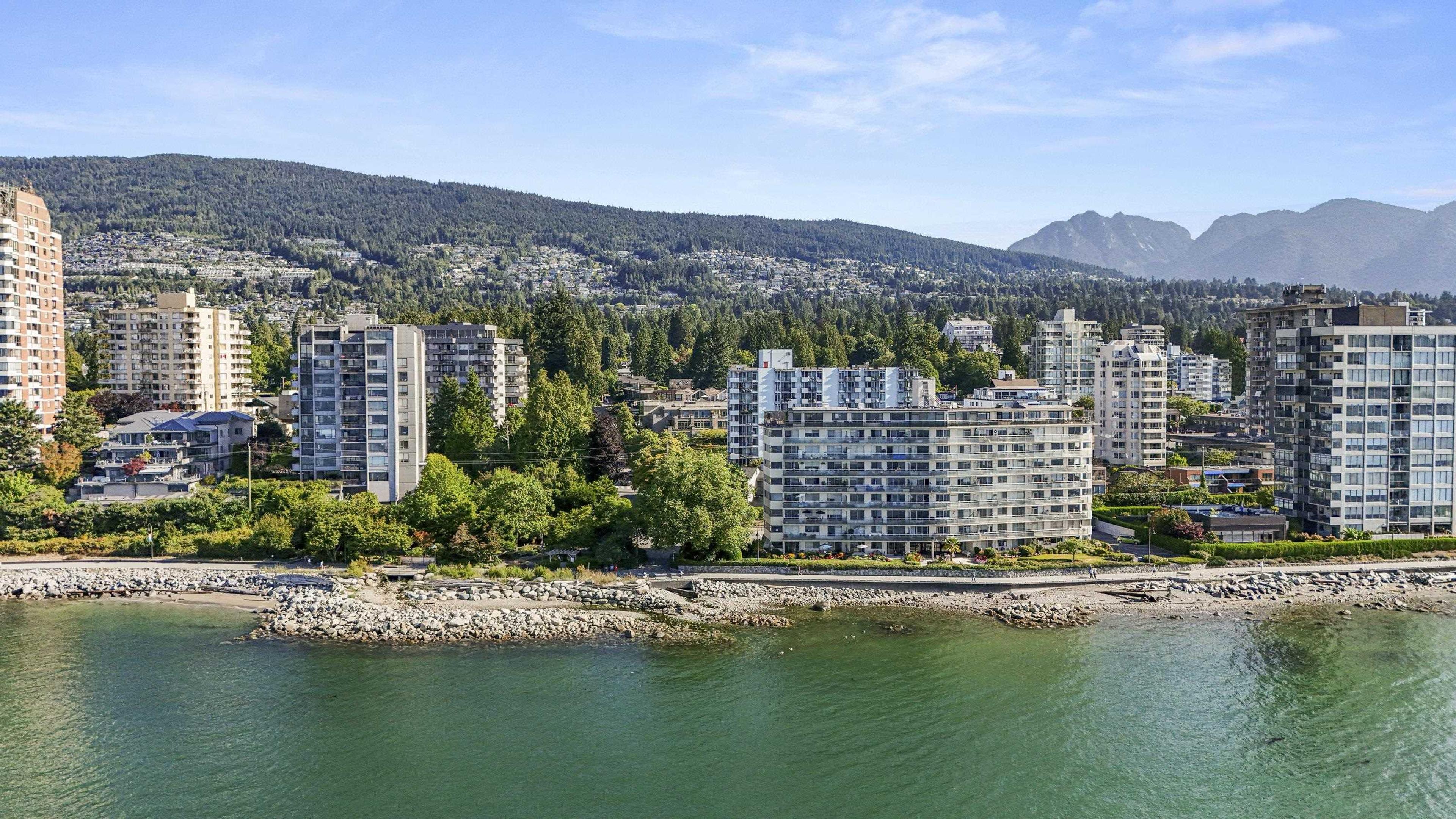 1930 Marine Drive, West Vancouver - Exteriors - Photo 1