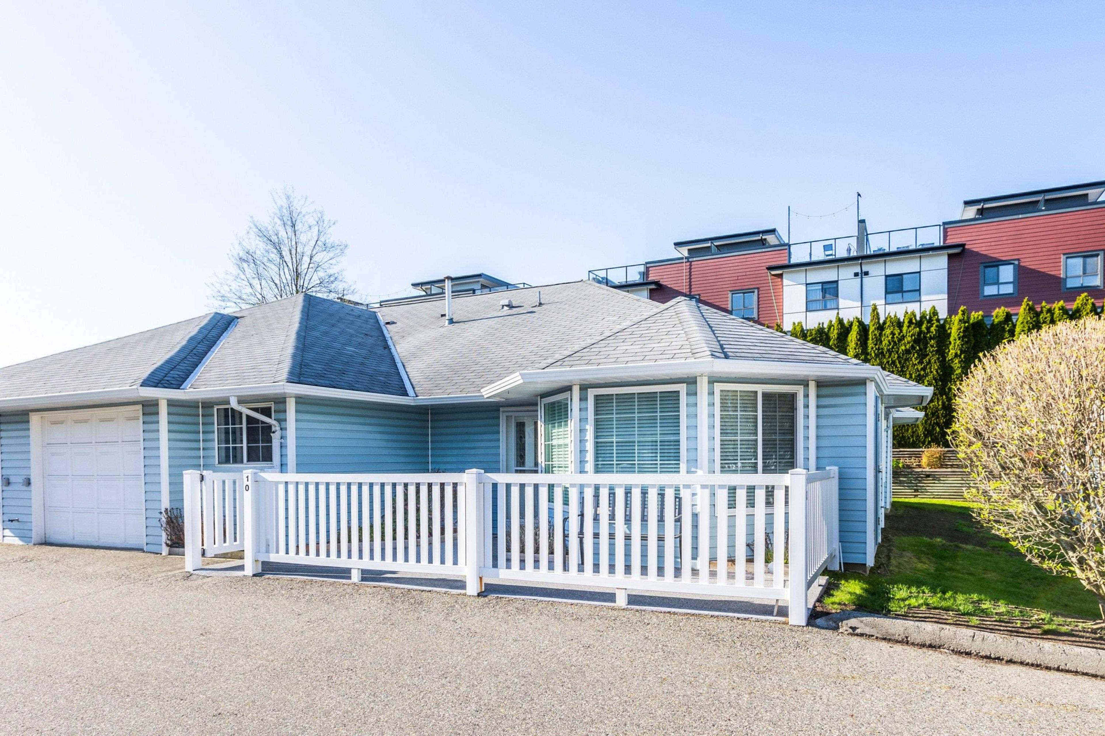 1450 Mccallum Road, Abbotsford - Exteriors - Photo 2