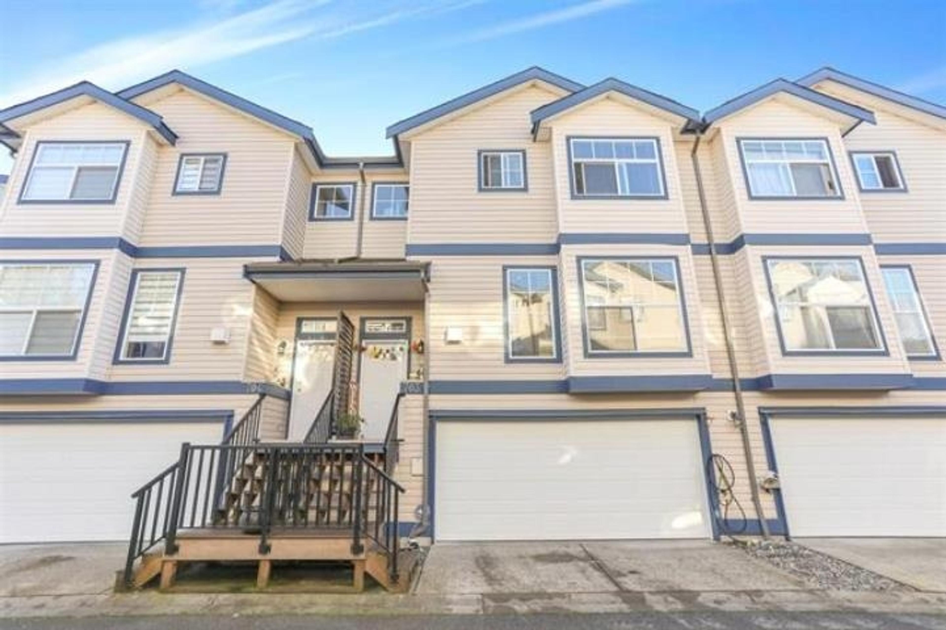 9118 149 Street, Surrey - Exteriors - Photo 1