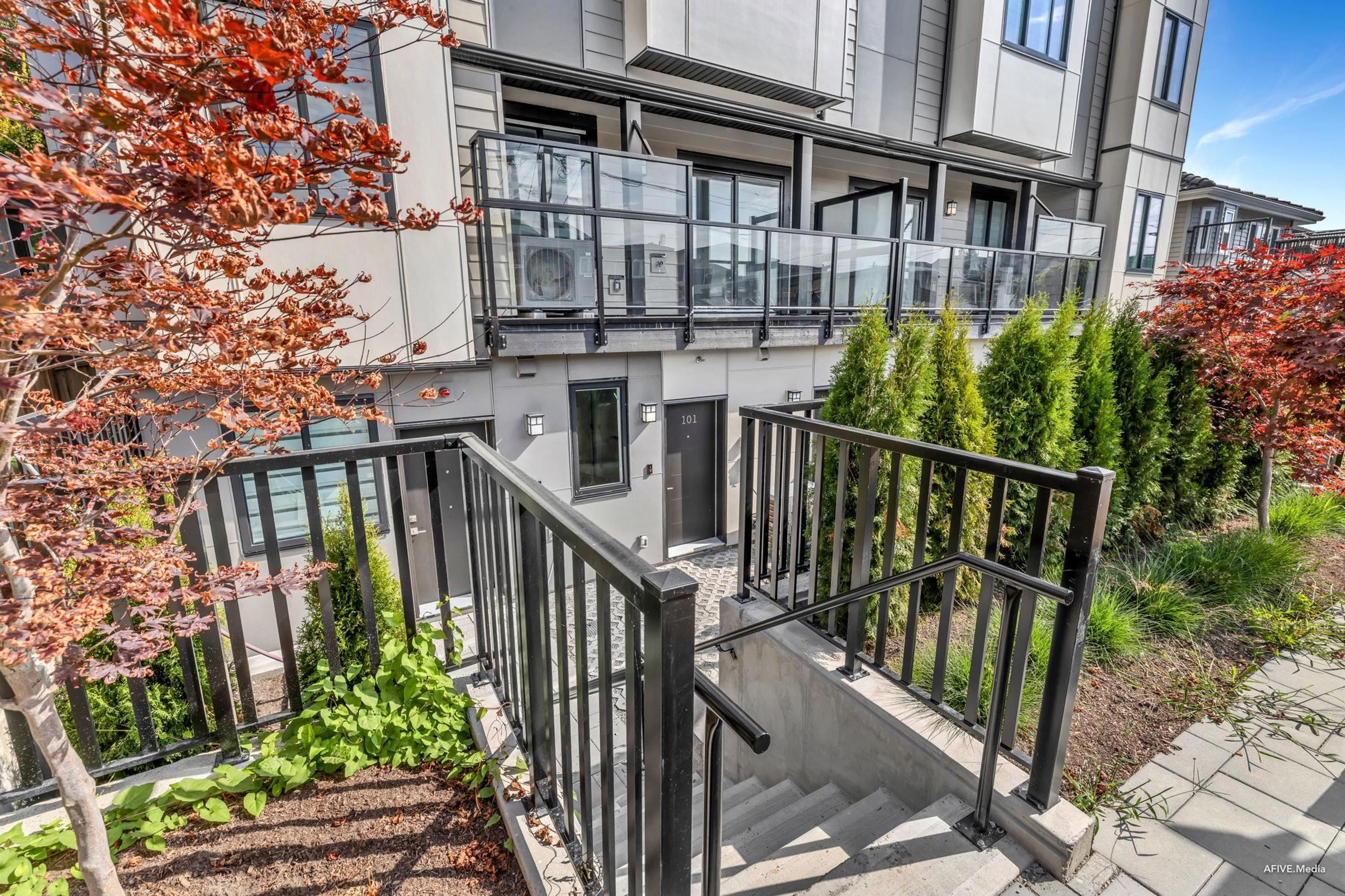 2122 E 32nd Avenue, Vancouver - Exteriors - Photo 5