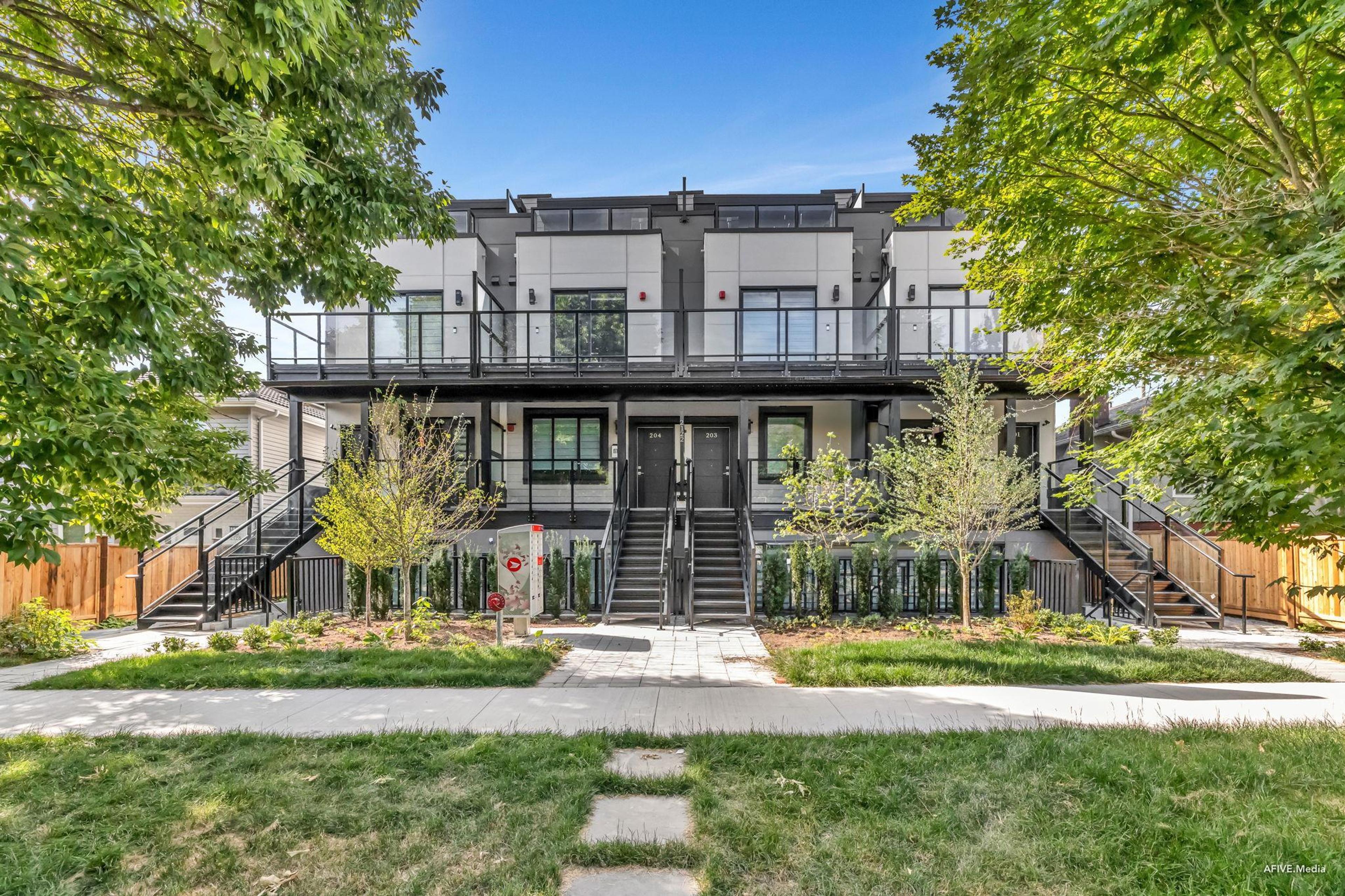 2122 E 32nd Avenue, Vancouver - Exteriors - Photo 9