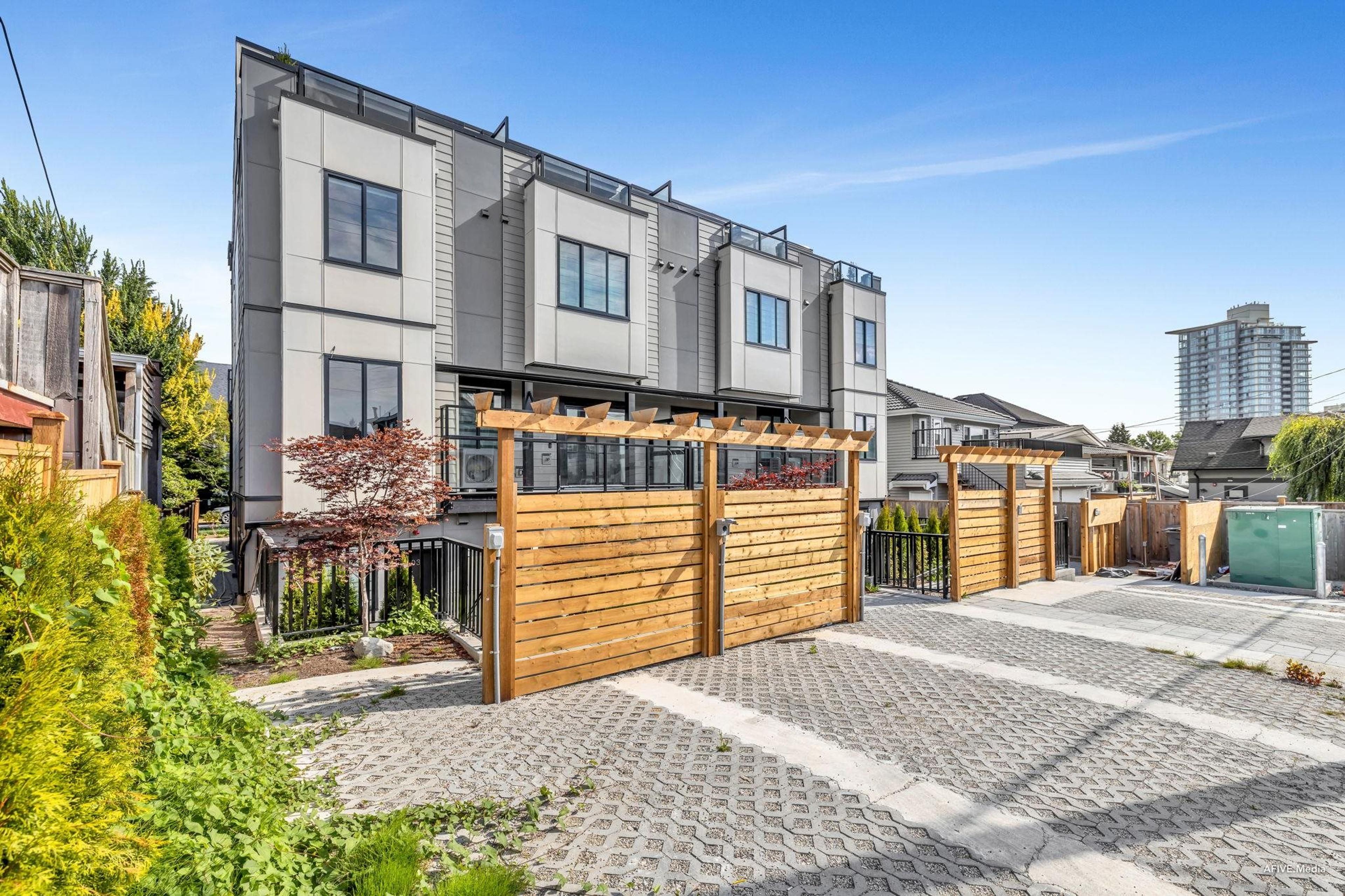 2122 E 32nd Avenue, Vancouver - Exteriors - Photo 11