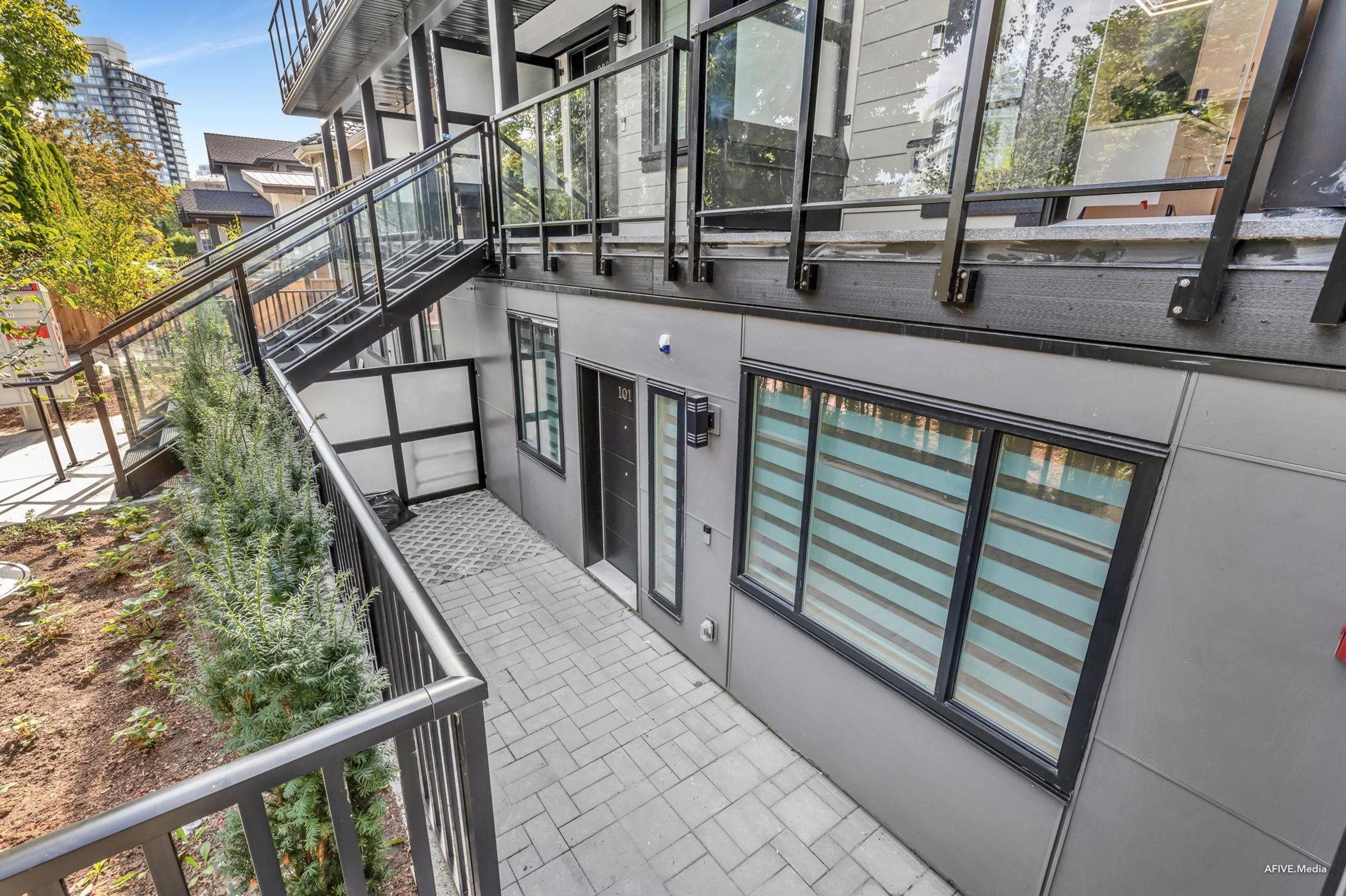 2122 E 32nd Avenue, Vancouver - Exteriors - Photo 14
