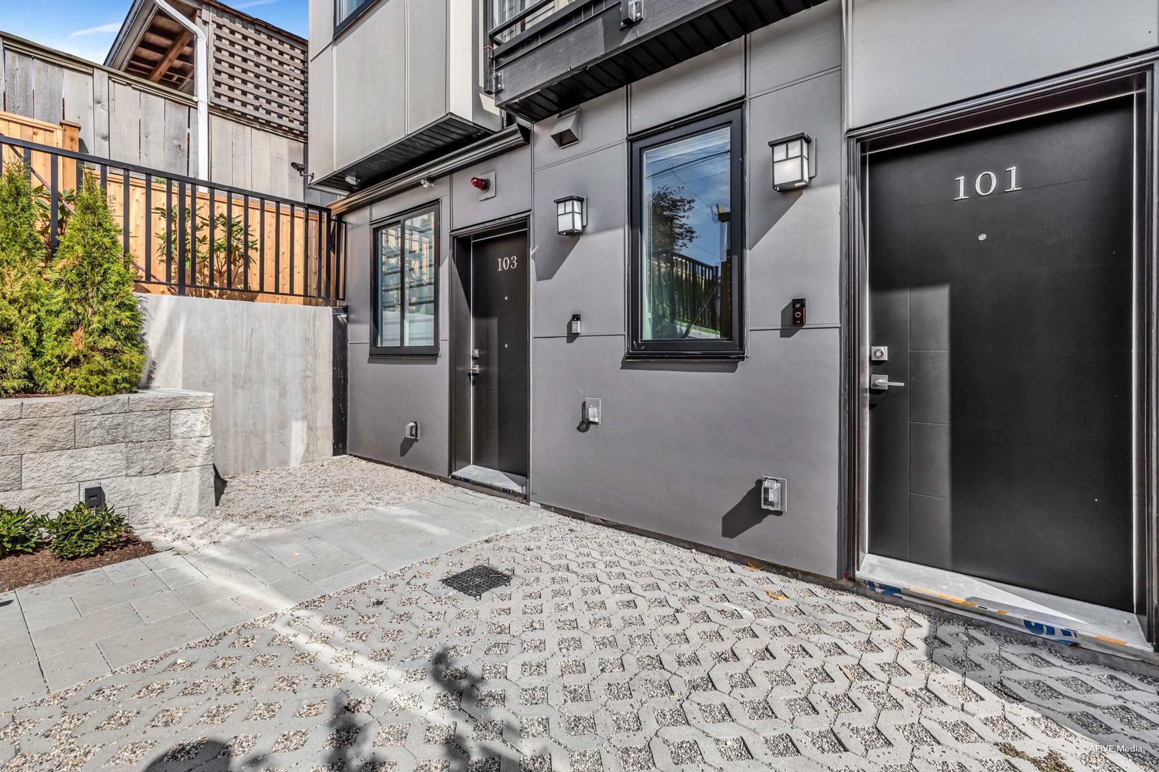 2122 E 32nd Avenue, Vancouver - Exteriors - Photo 15