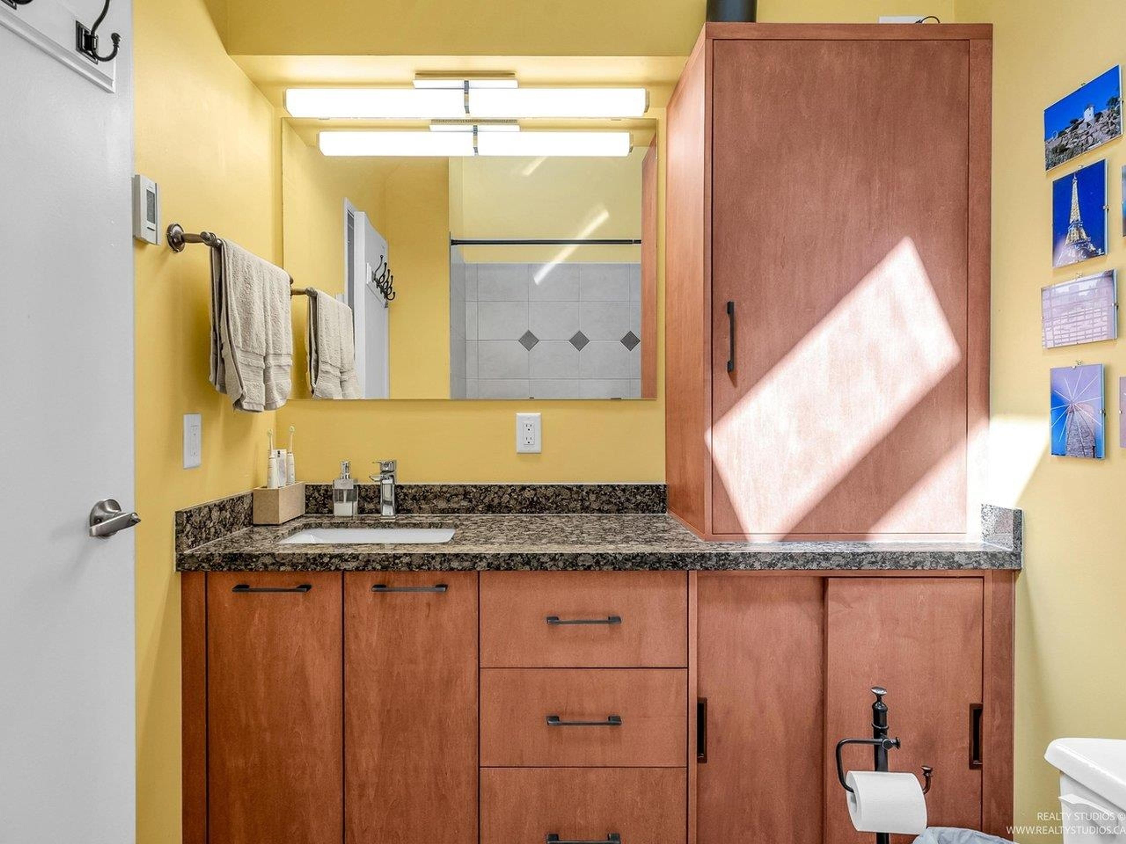 2243 Oak Street, Vancouver - Exteriors - Full Complex View - Photo 2