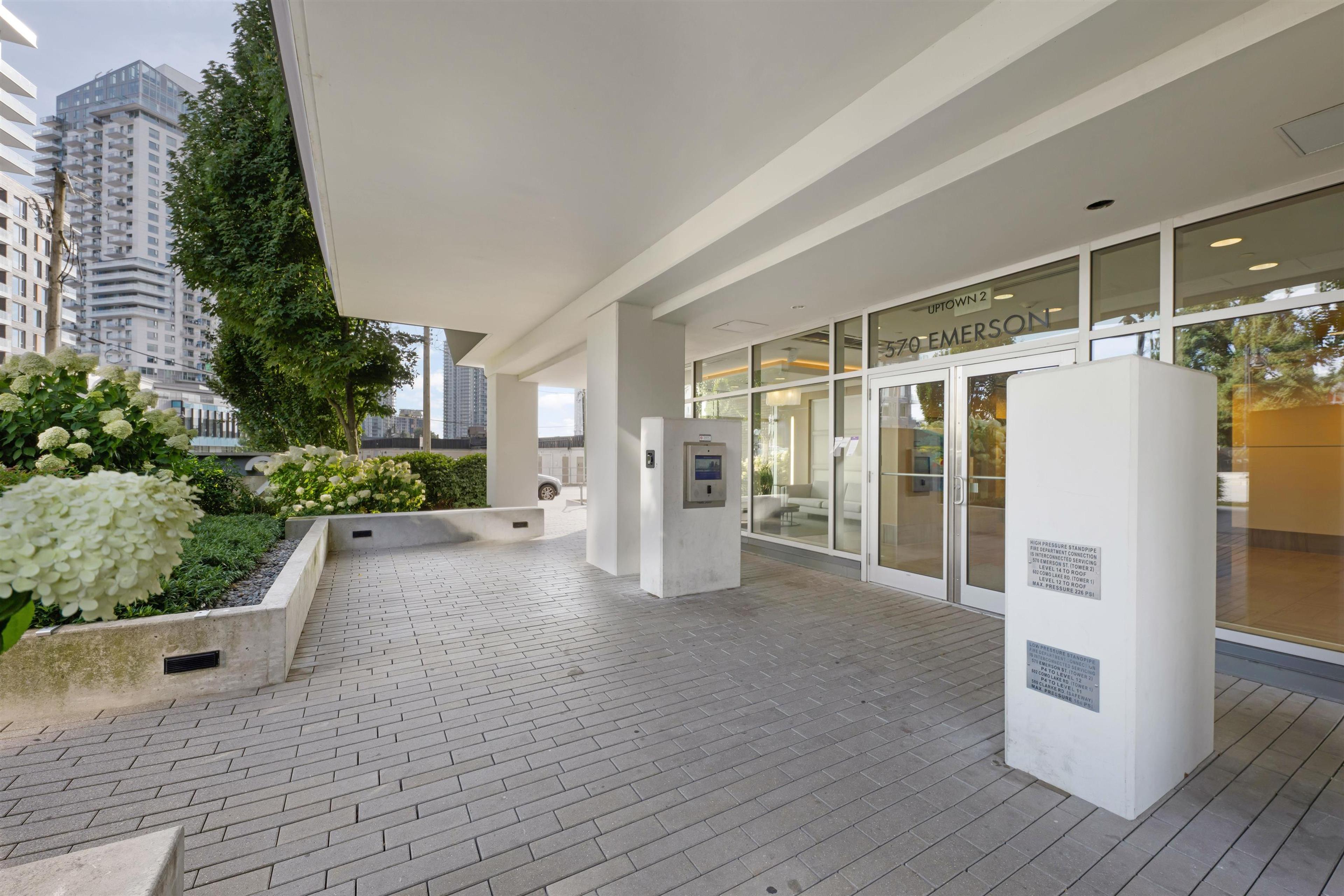 570 Emerson Street, Coquitlam - Exteriors - Photo 2