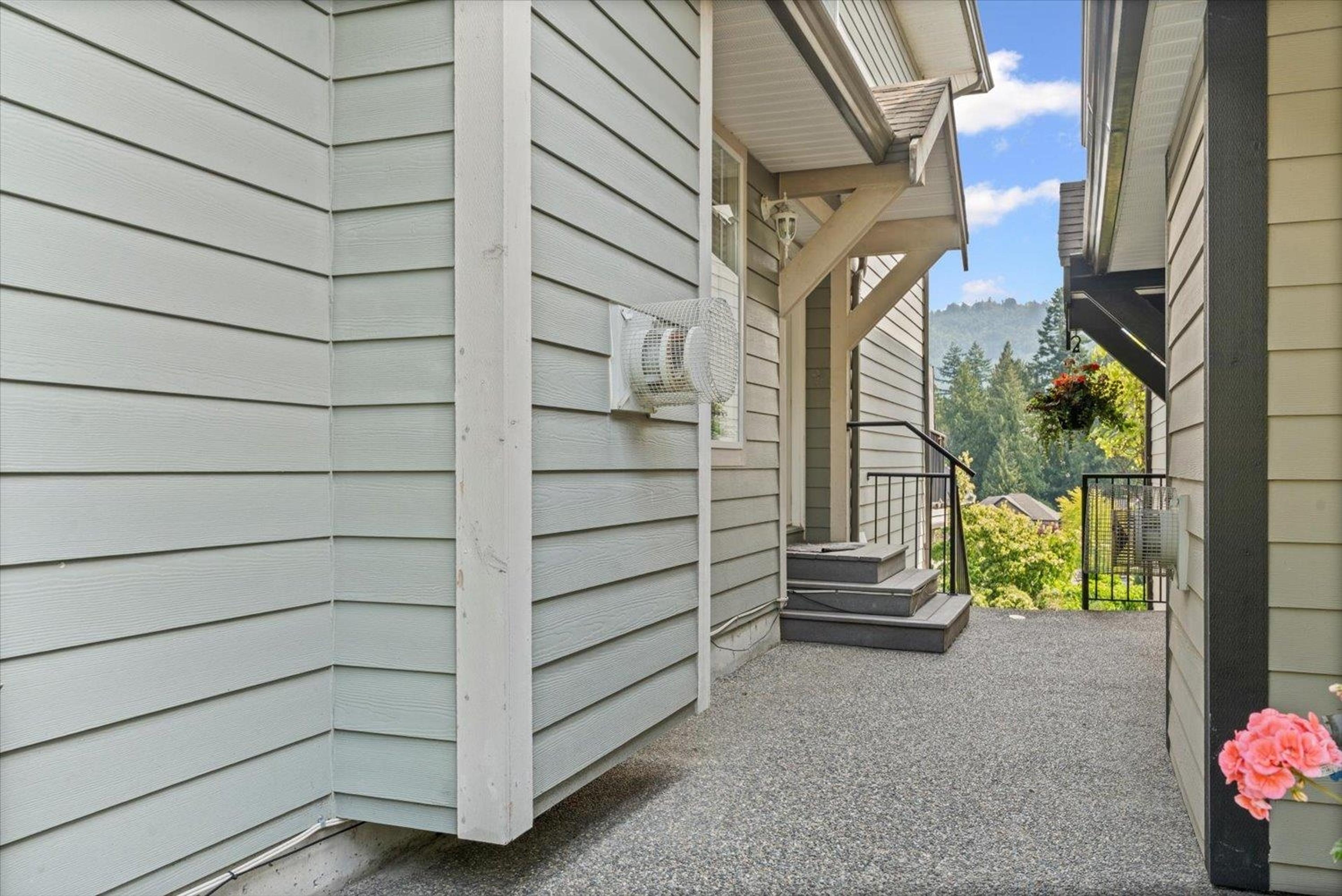 4811 Teskey Road, Chilliwack - Exteriors - Photo 7