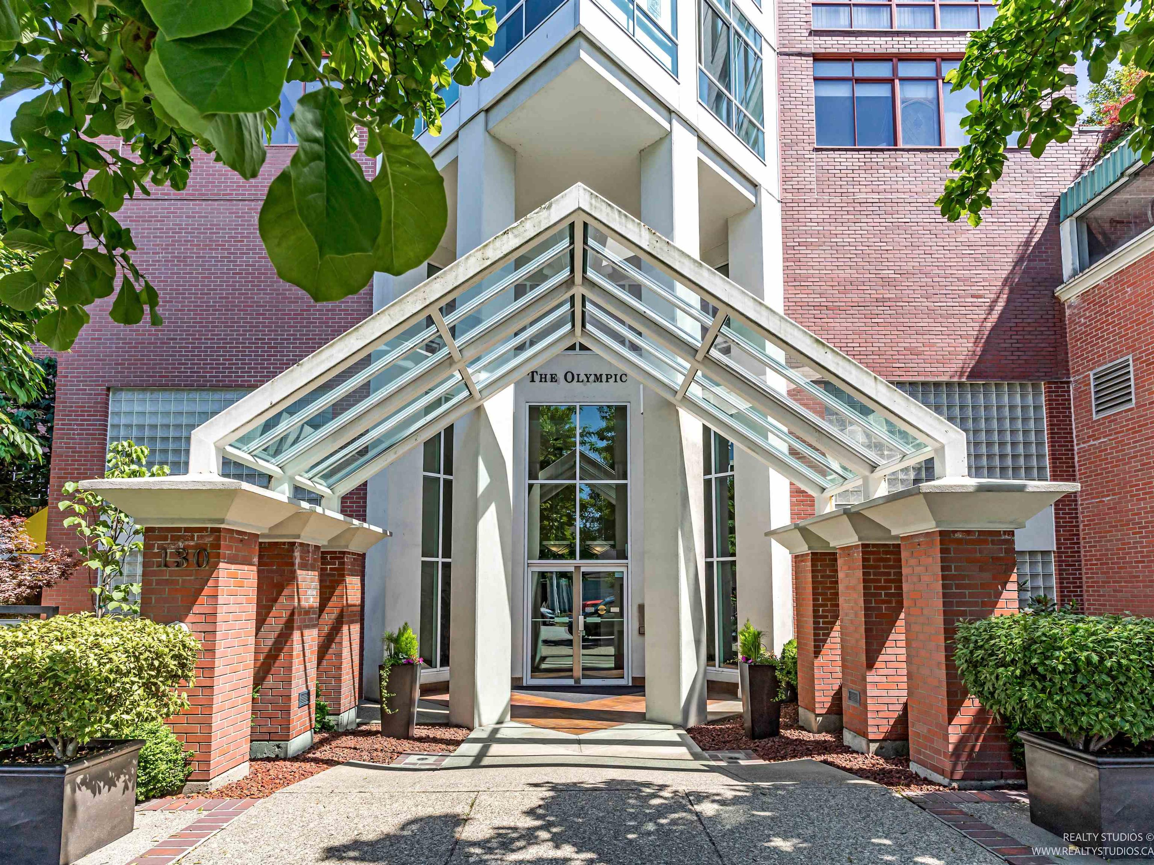 130 E 2nd Street, North Vancouver - Exteriors - Photo 1