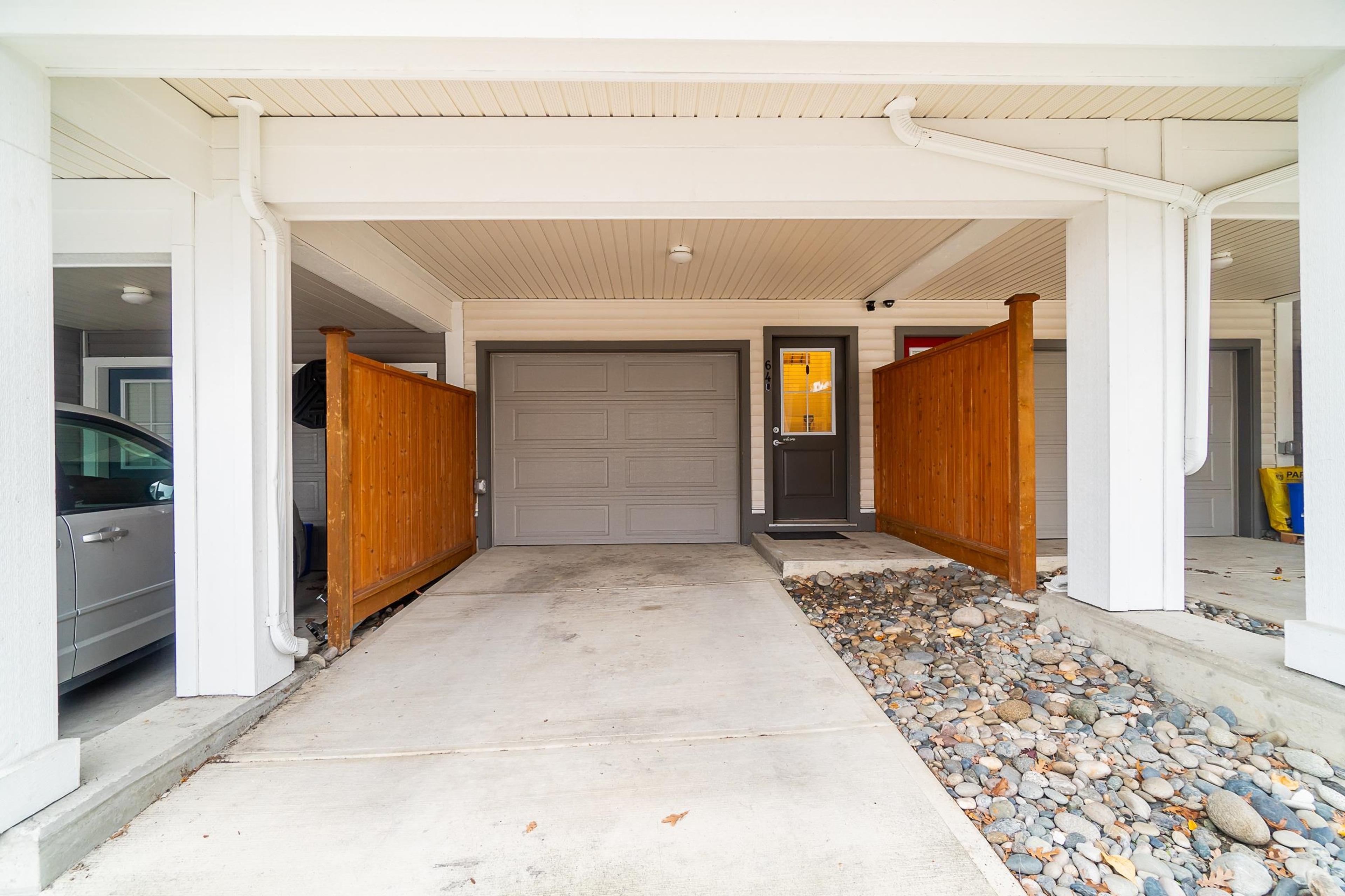 7169 208a Street, Langley - Exteriors - Photo 6