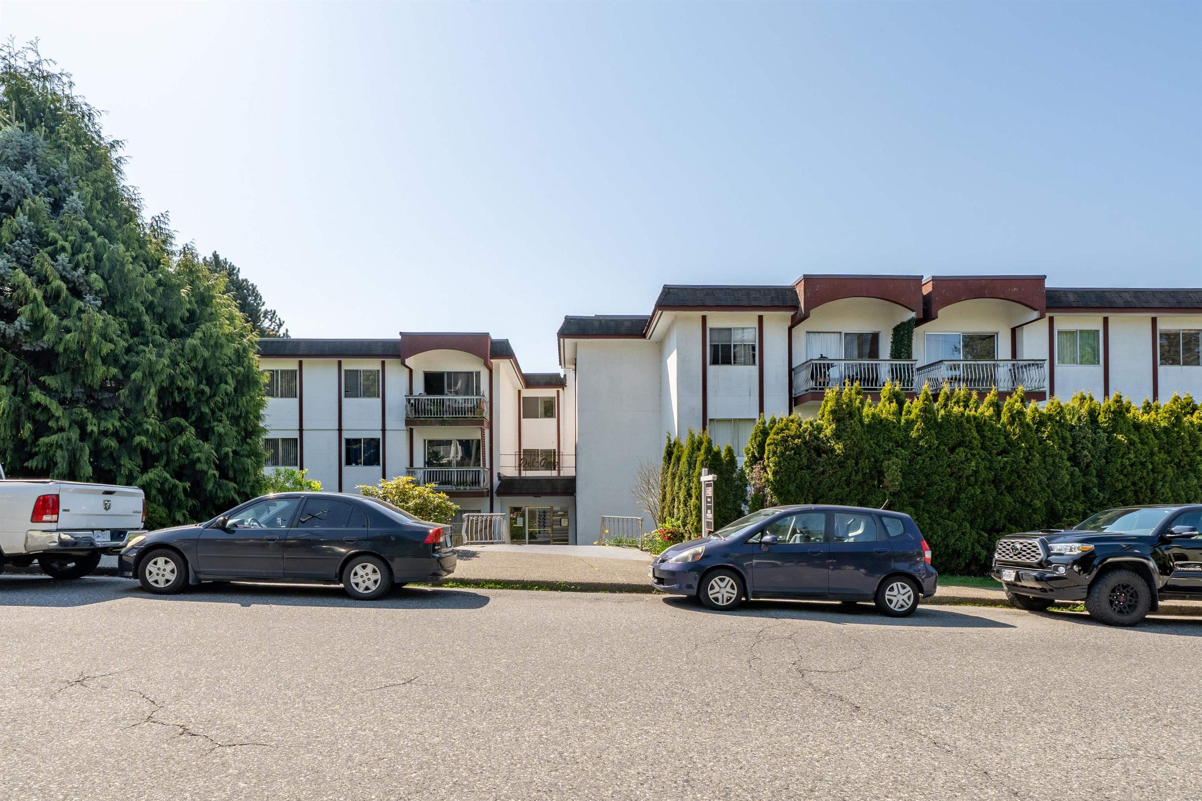 135 W 21st Street, North Vancouver - Exteriors - Full Complex View - Photo 3