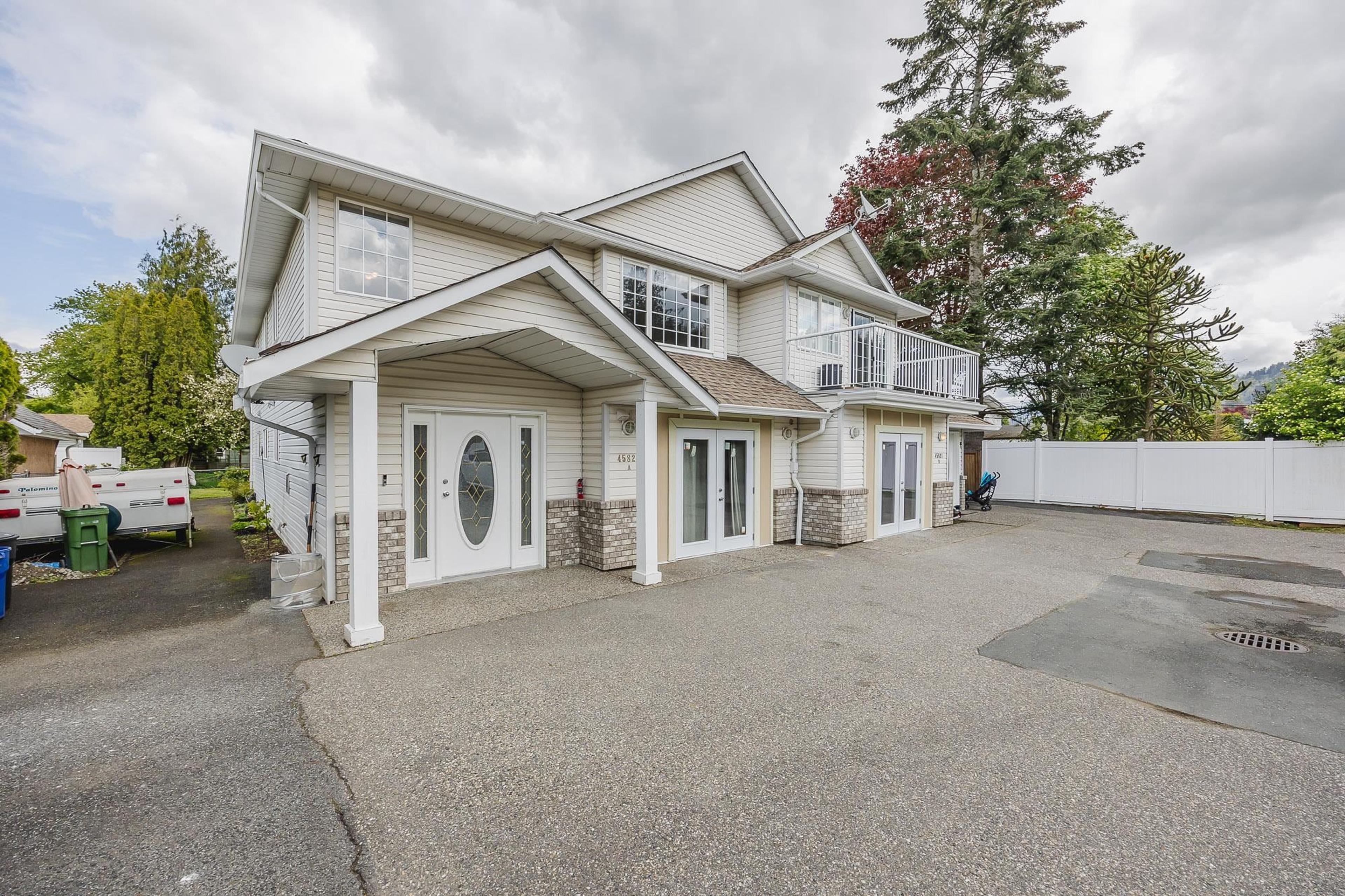 45821 Thomas Road, Chilliwack - Exteriors - Photo 1