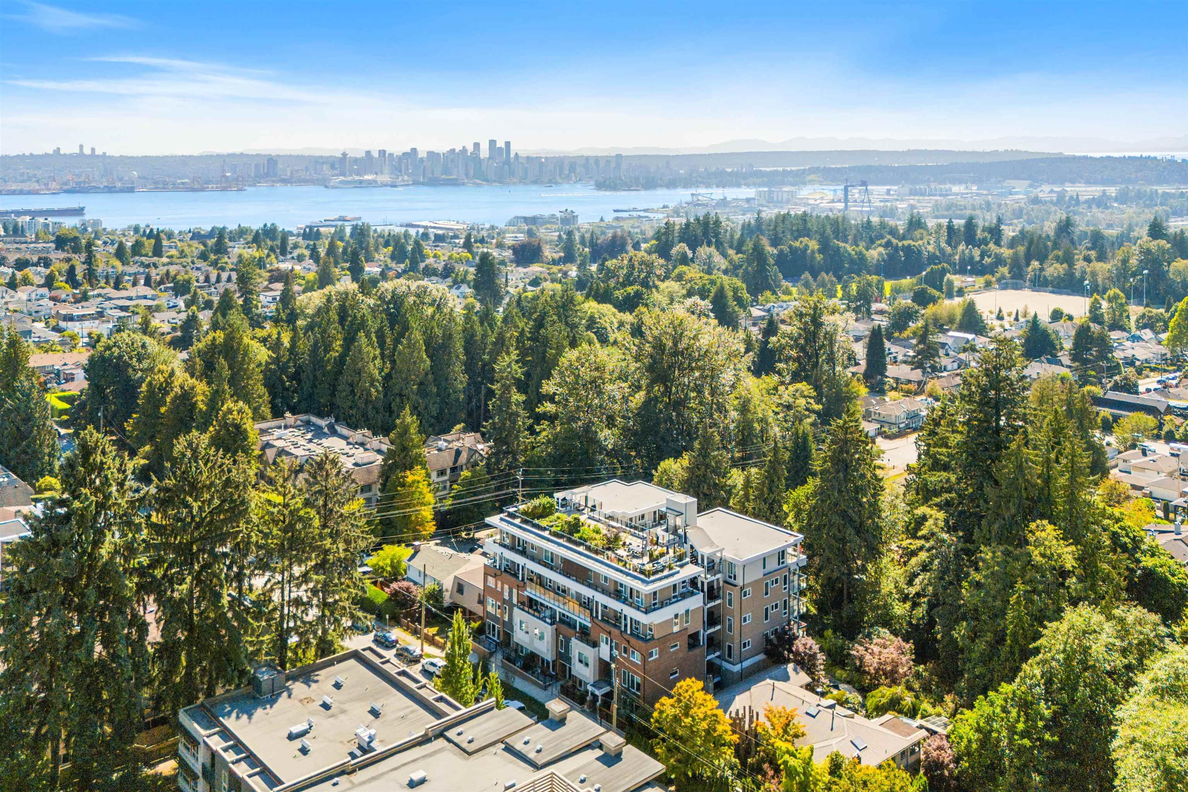 2137 Chesterfield Avenue, North Vancouver - Exteriors - Full Complex View, Drone/Aerial View - Photo 3