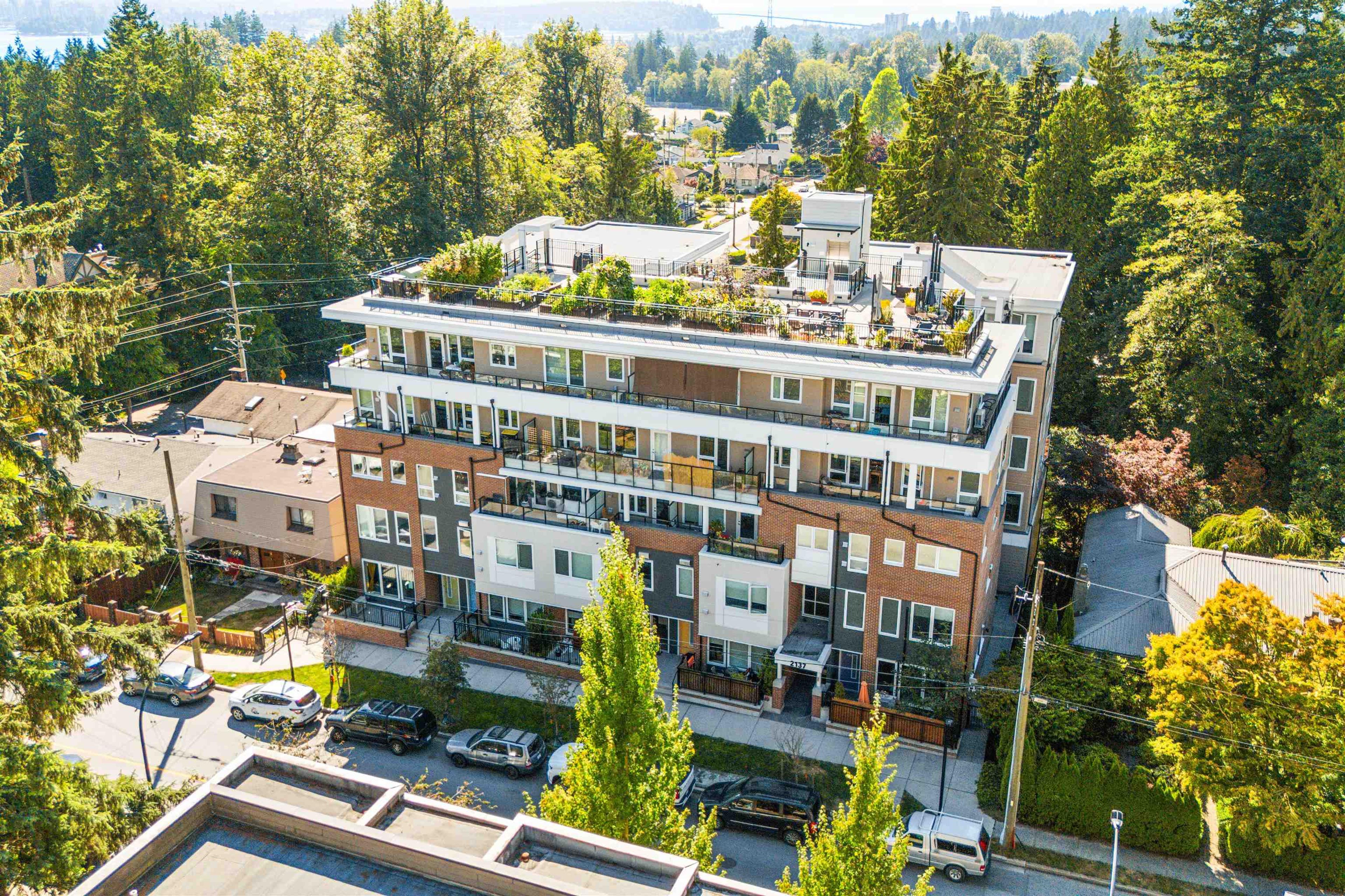 2137 Chesterfield Avenue, North Vancouver - Exteriors - Full Complex View, Drone/Aerial View - Photo 6