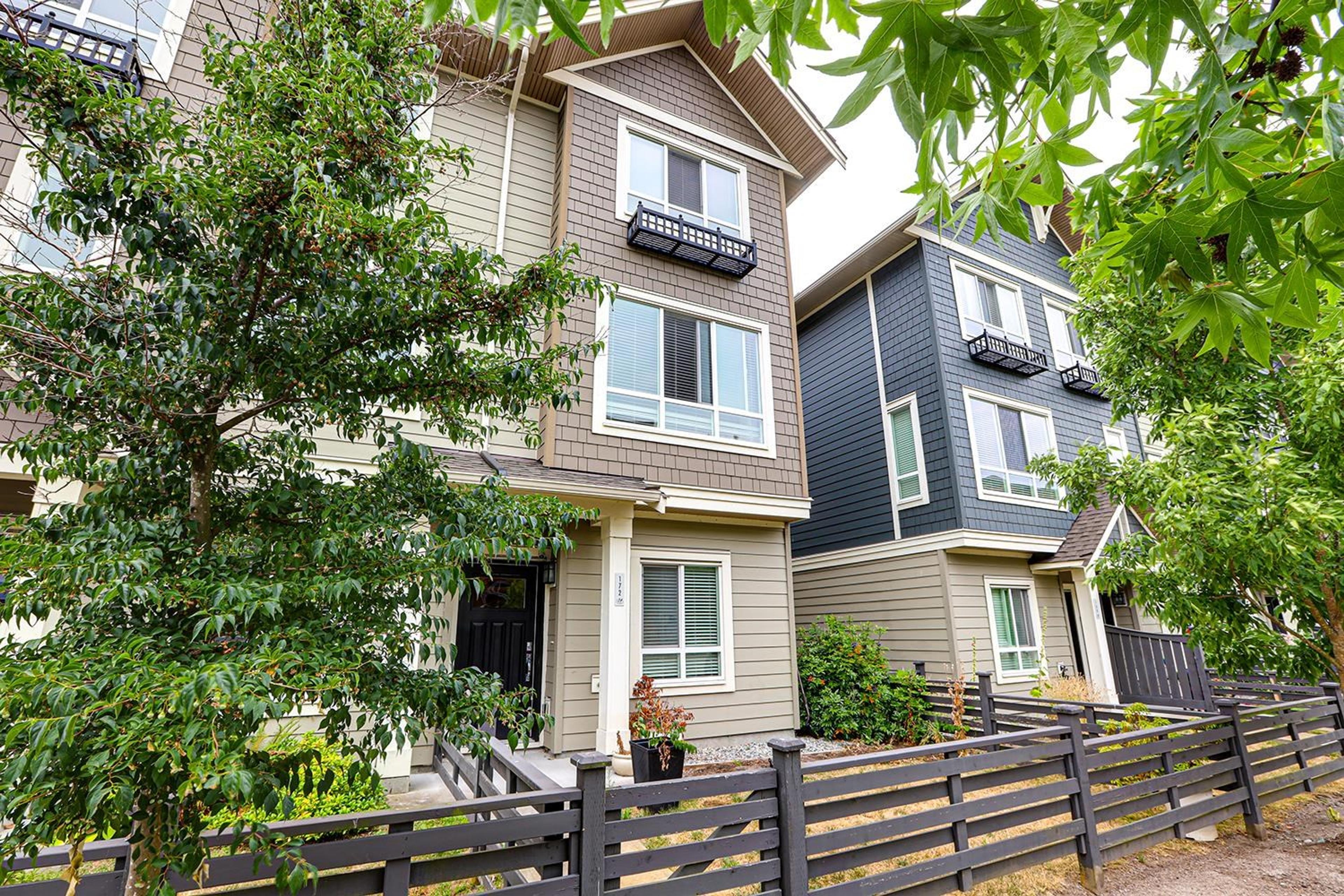 1894 Osprey Drive, Tsawwassen - Exteriors - Full Complex View - Photo 7