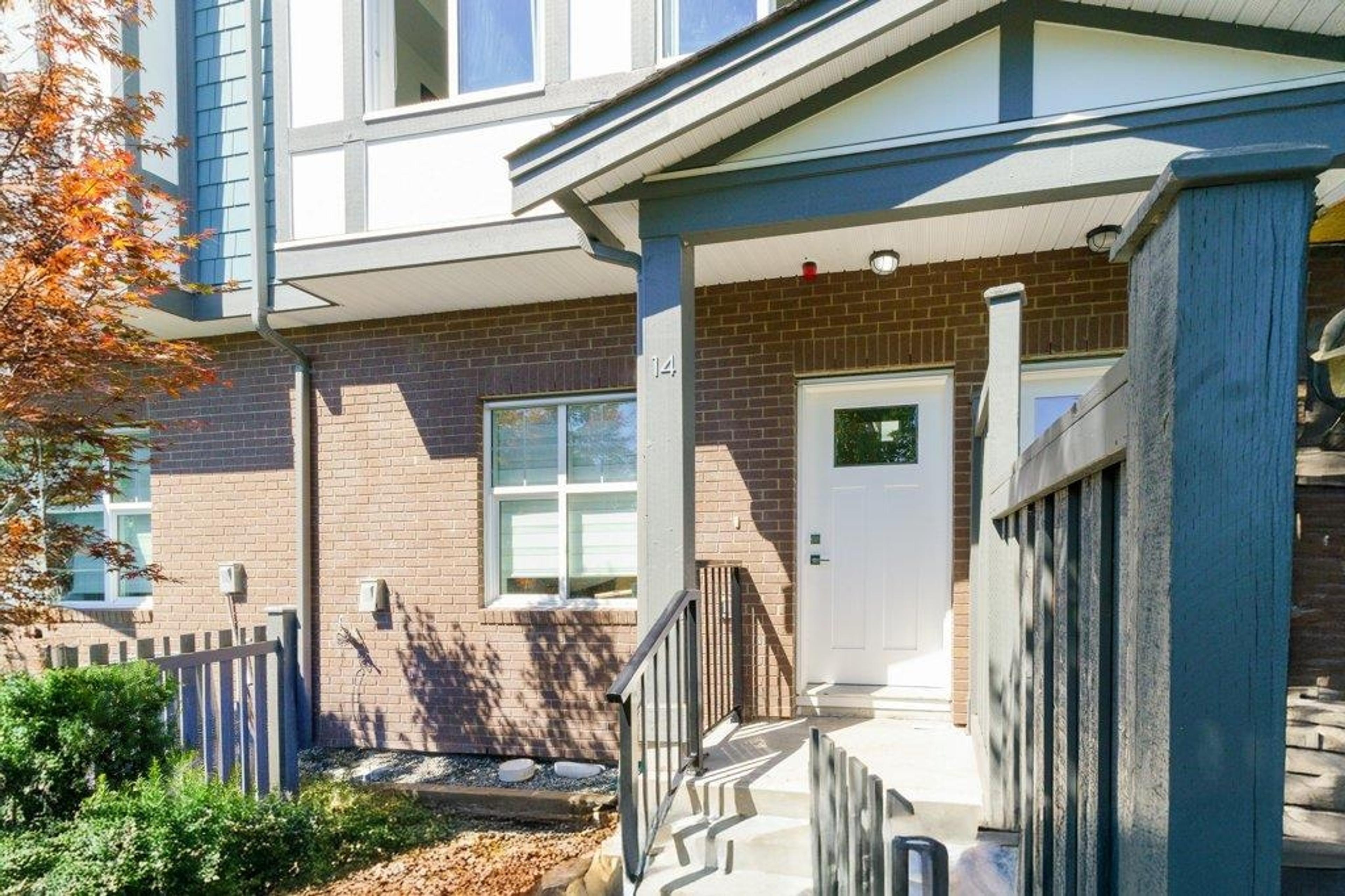 17528 60 Avenue, Surrey - Exteriors - Photo 2