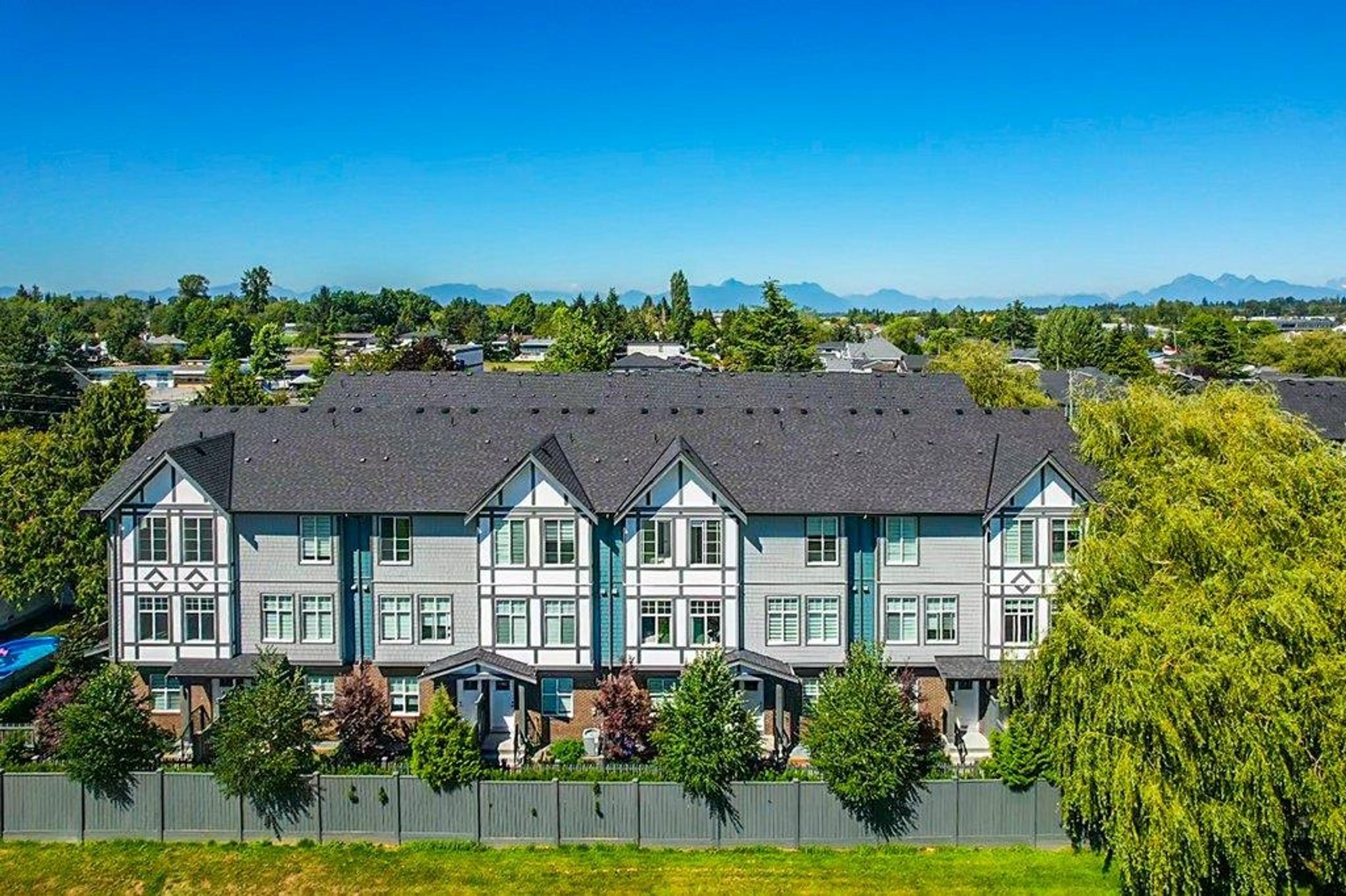 17528 60 Avenue, Surrey - Exteriors - Full Complex View, Drone/Aerial View - Photo 3