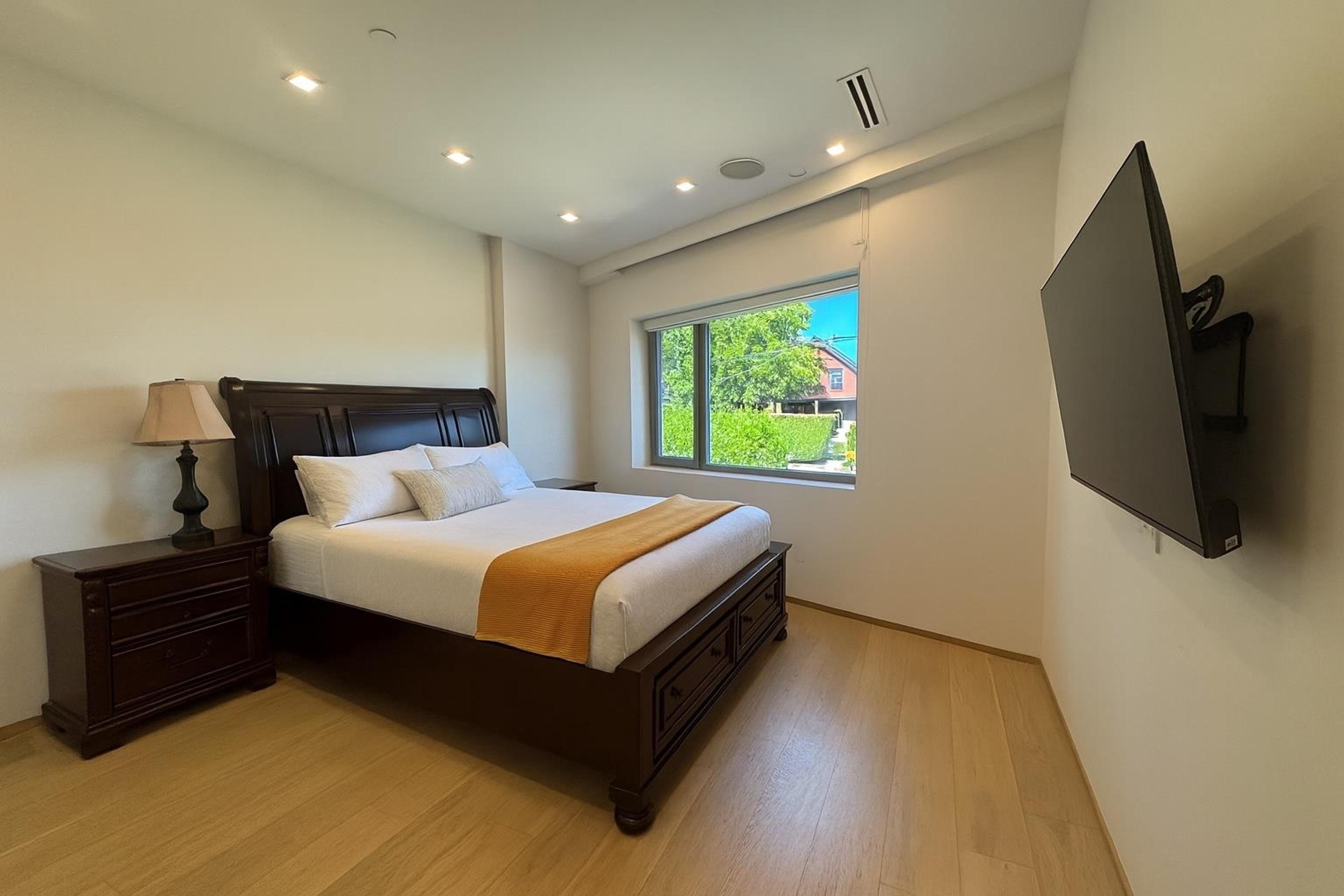 1076 PARK DRIVE - 11