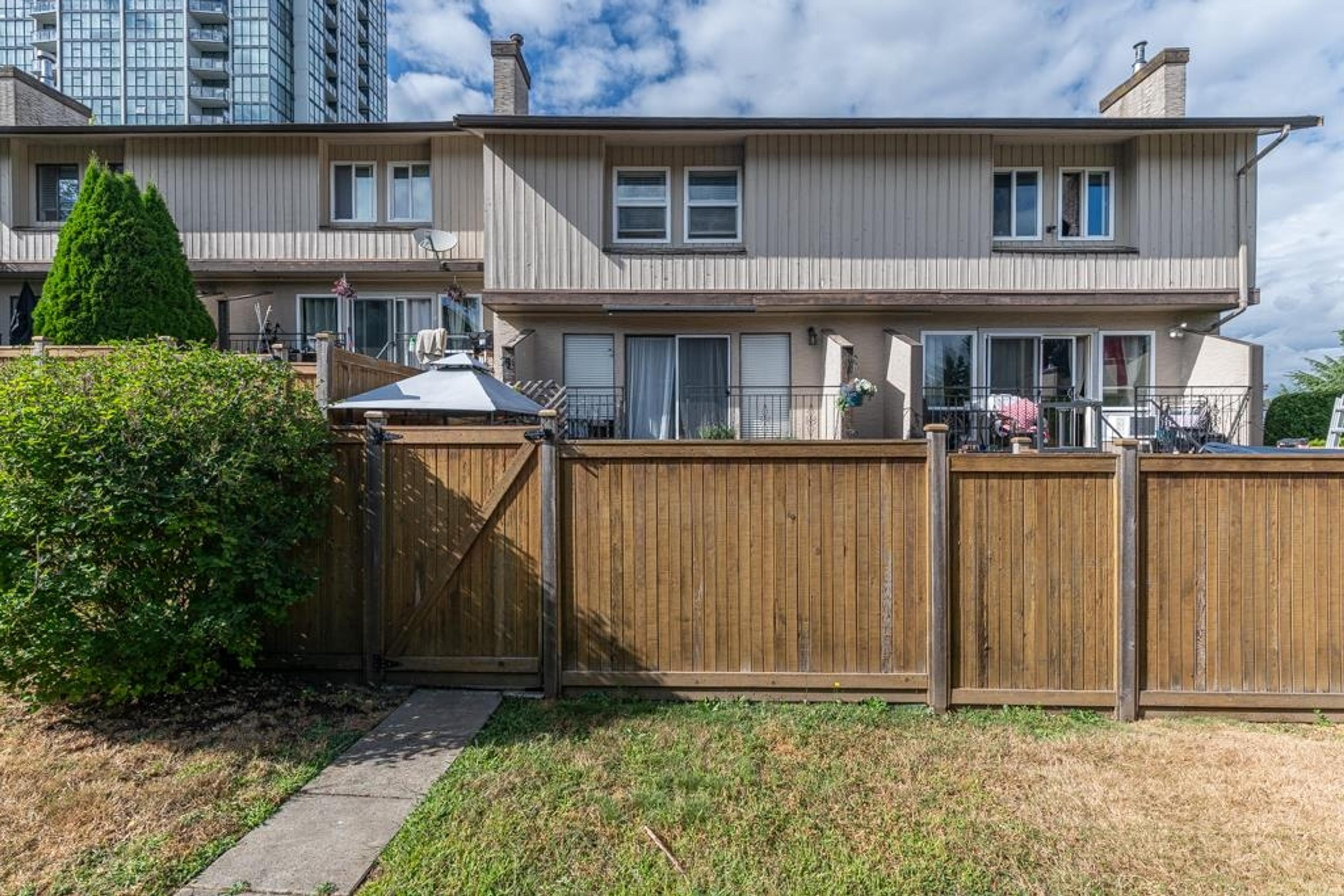 32870 Bevan Way, Abbotsford - Exteriors - Full Complex View - Photo 5