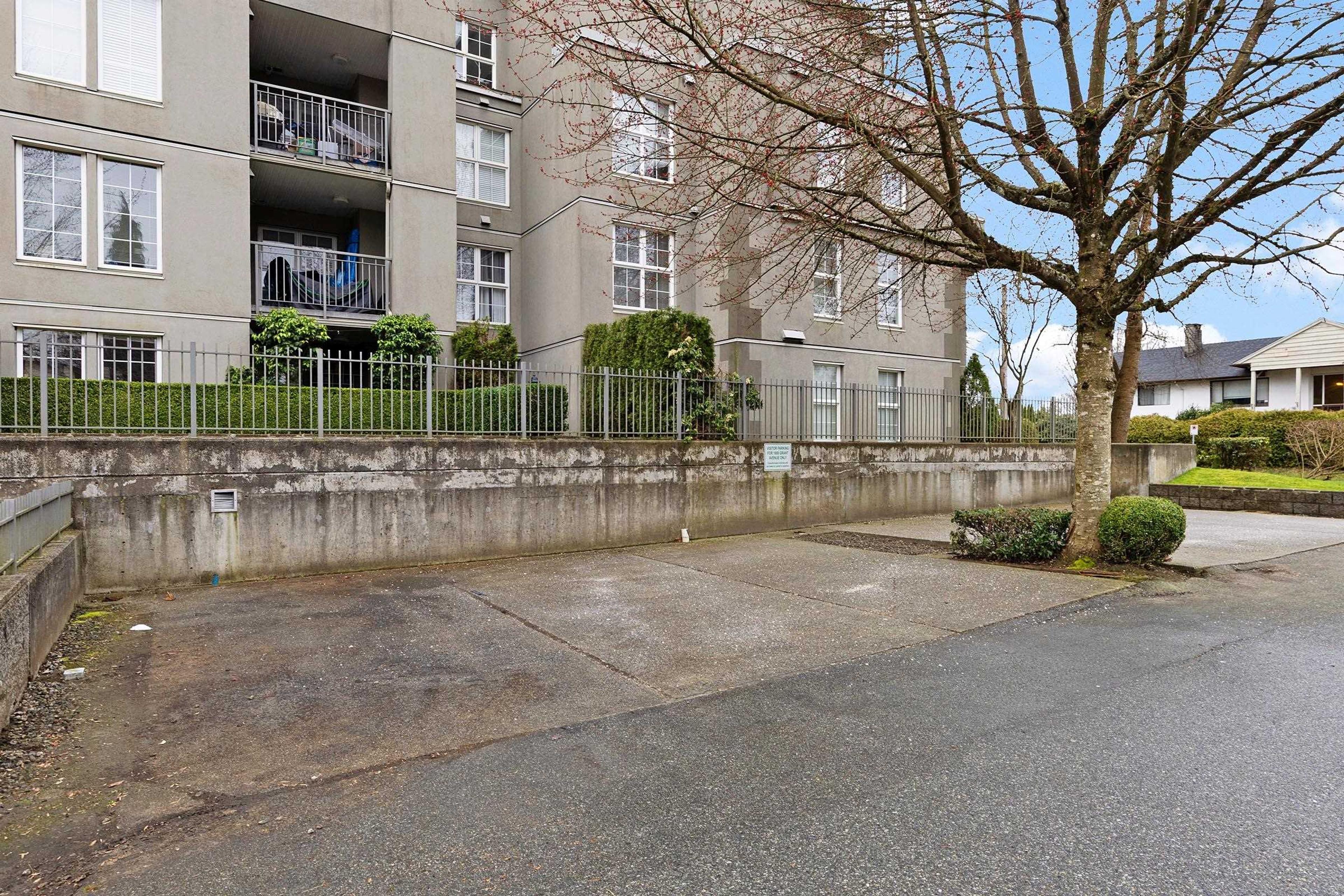 1669 Grant Avenue, Port Coquitlam - Exteriors - Photo 3