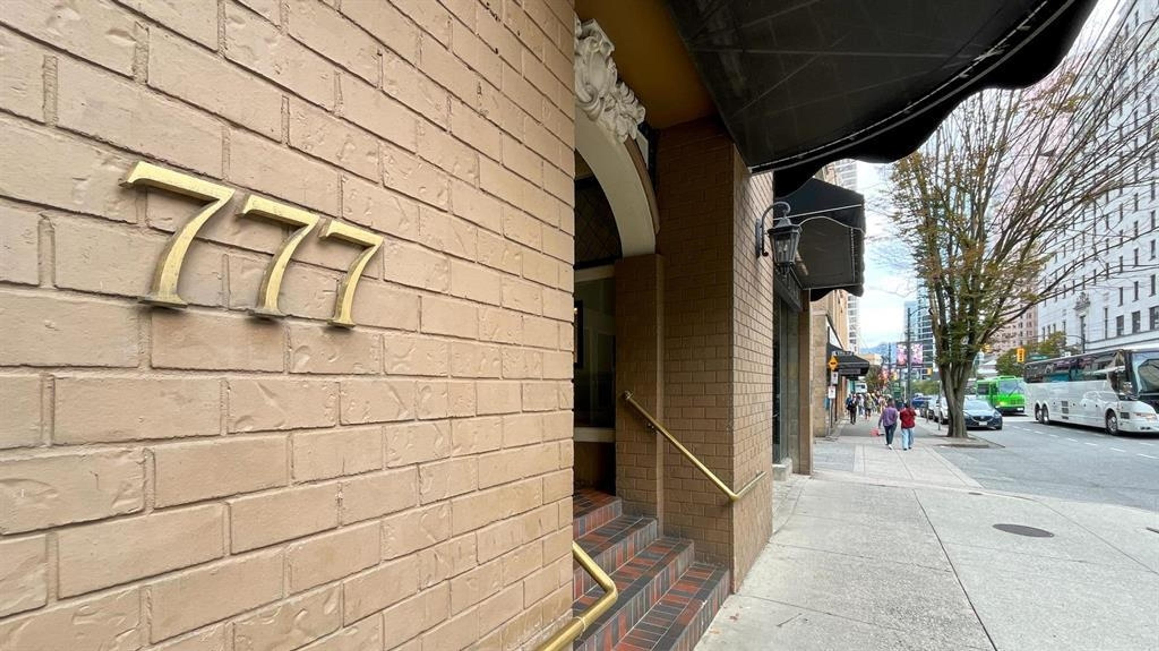 777 Burrard Street, Vancouver - Exteriors - Photo 2