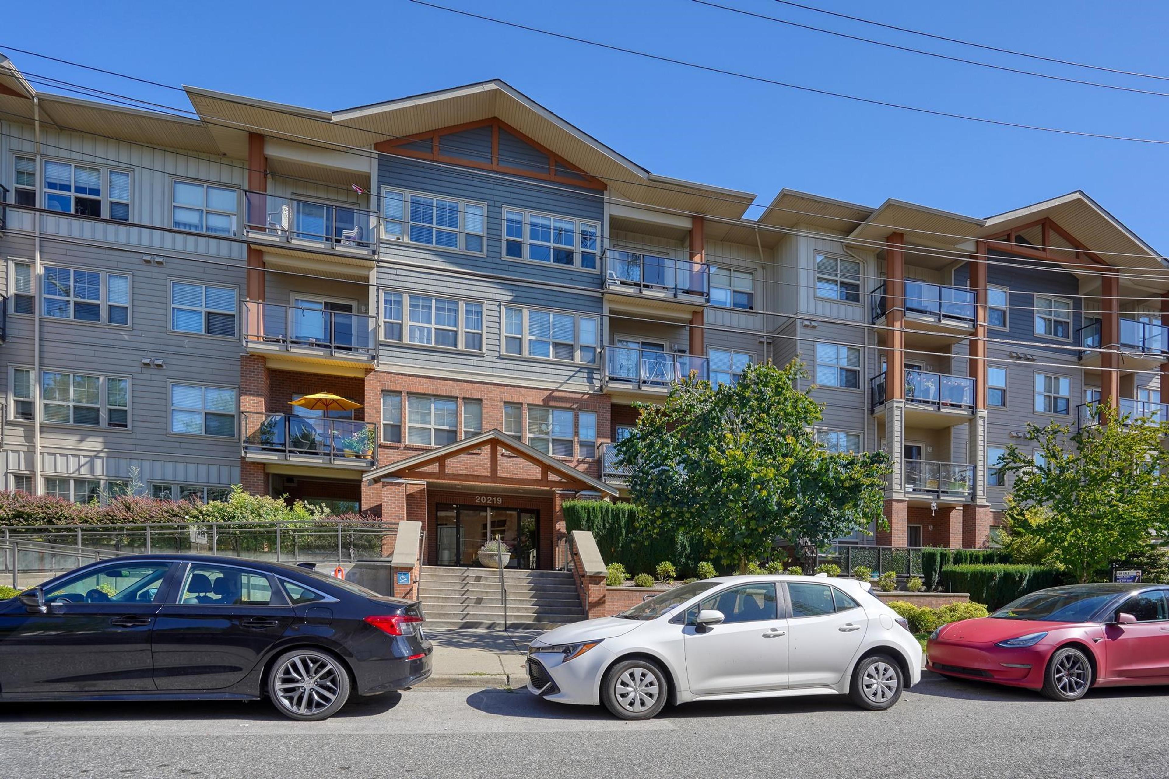 20219 54a Avenue, Langley - Exteriors - Full Complex View - Photo 2