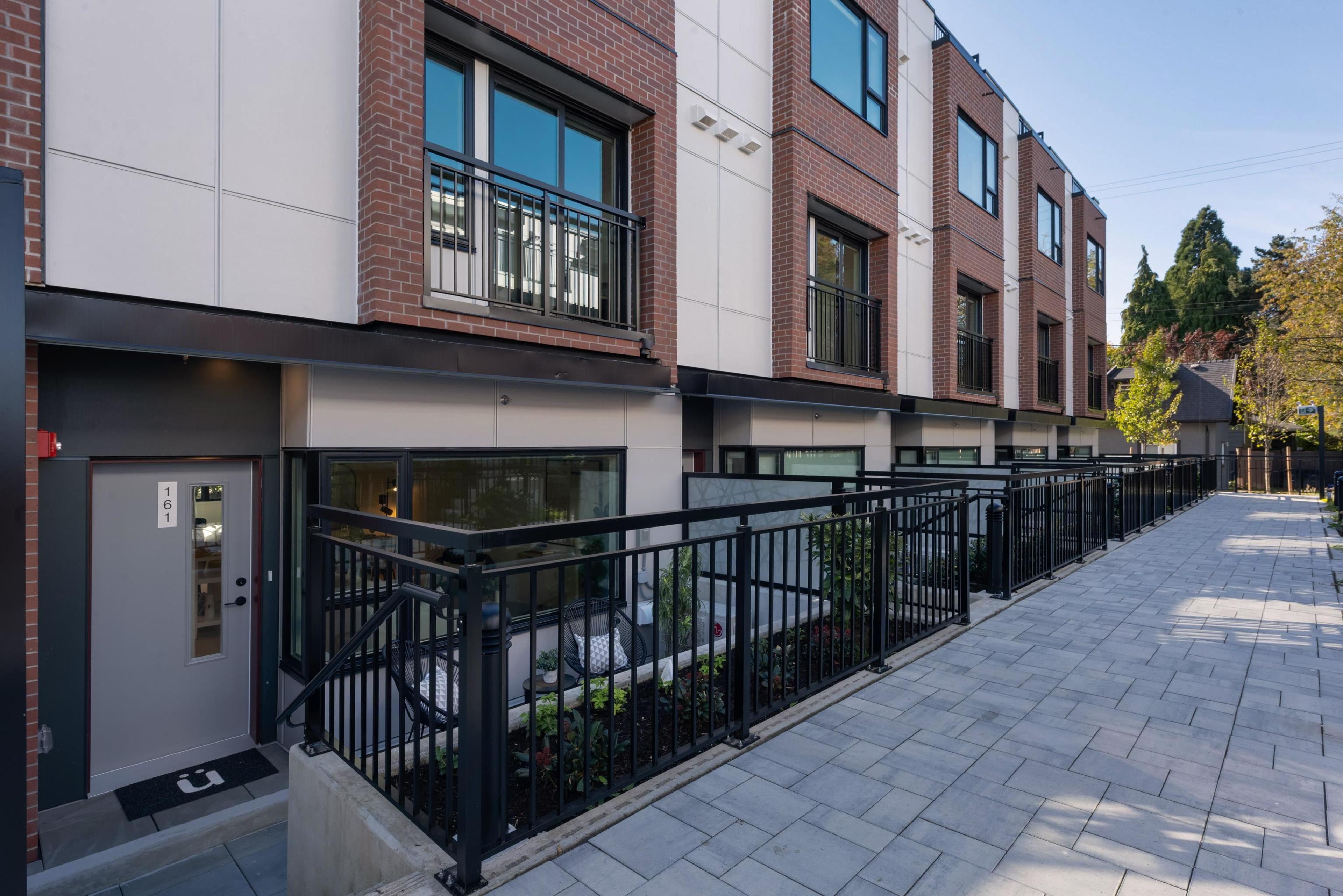 479 W 28th Avenue, Vancouver - Exteriors - Full Complex View - Photo 3