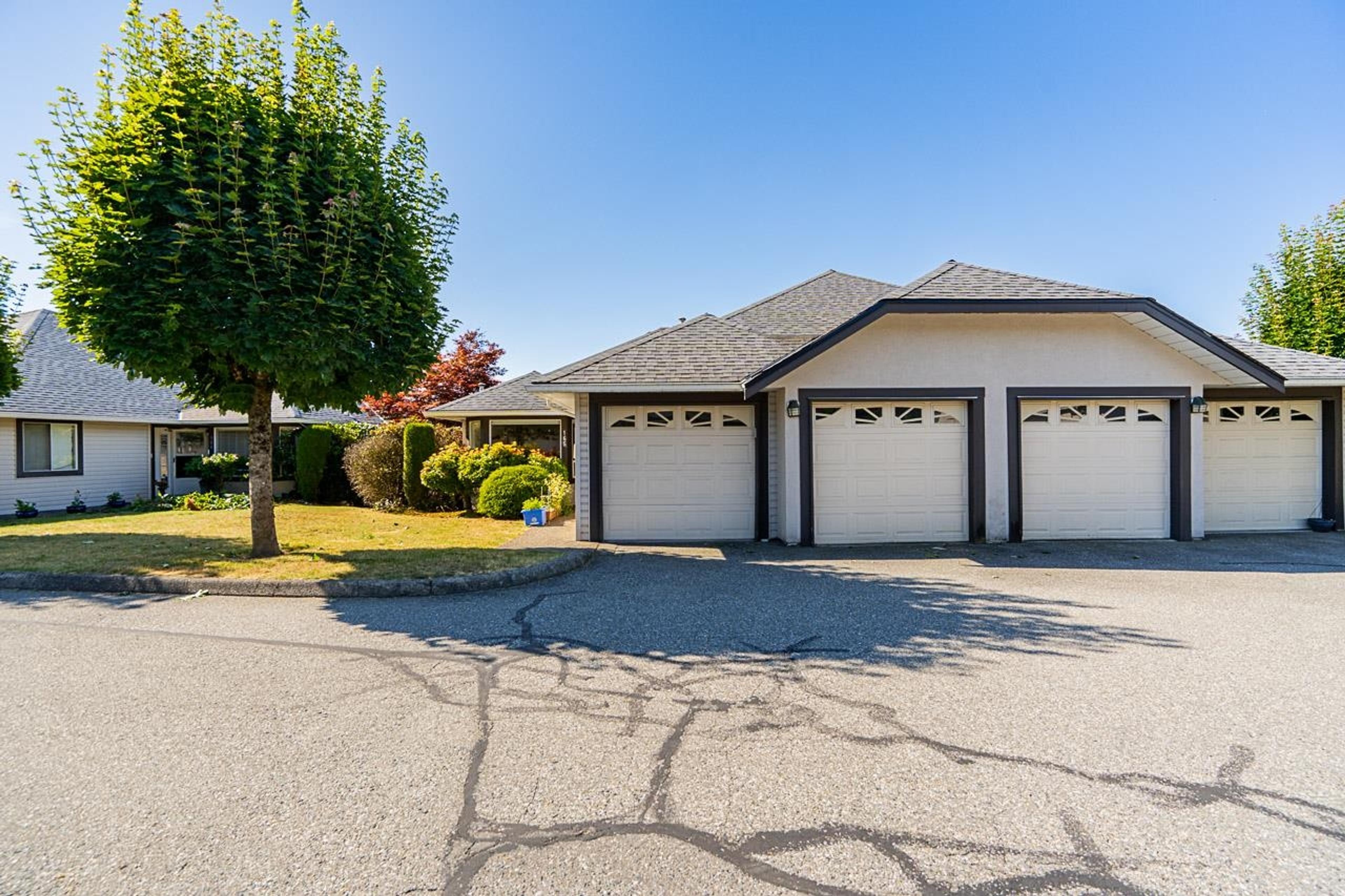 3160 Townline Road, Abbotsford - Exteriors - Full Complex View - Photo 3