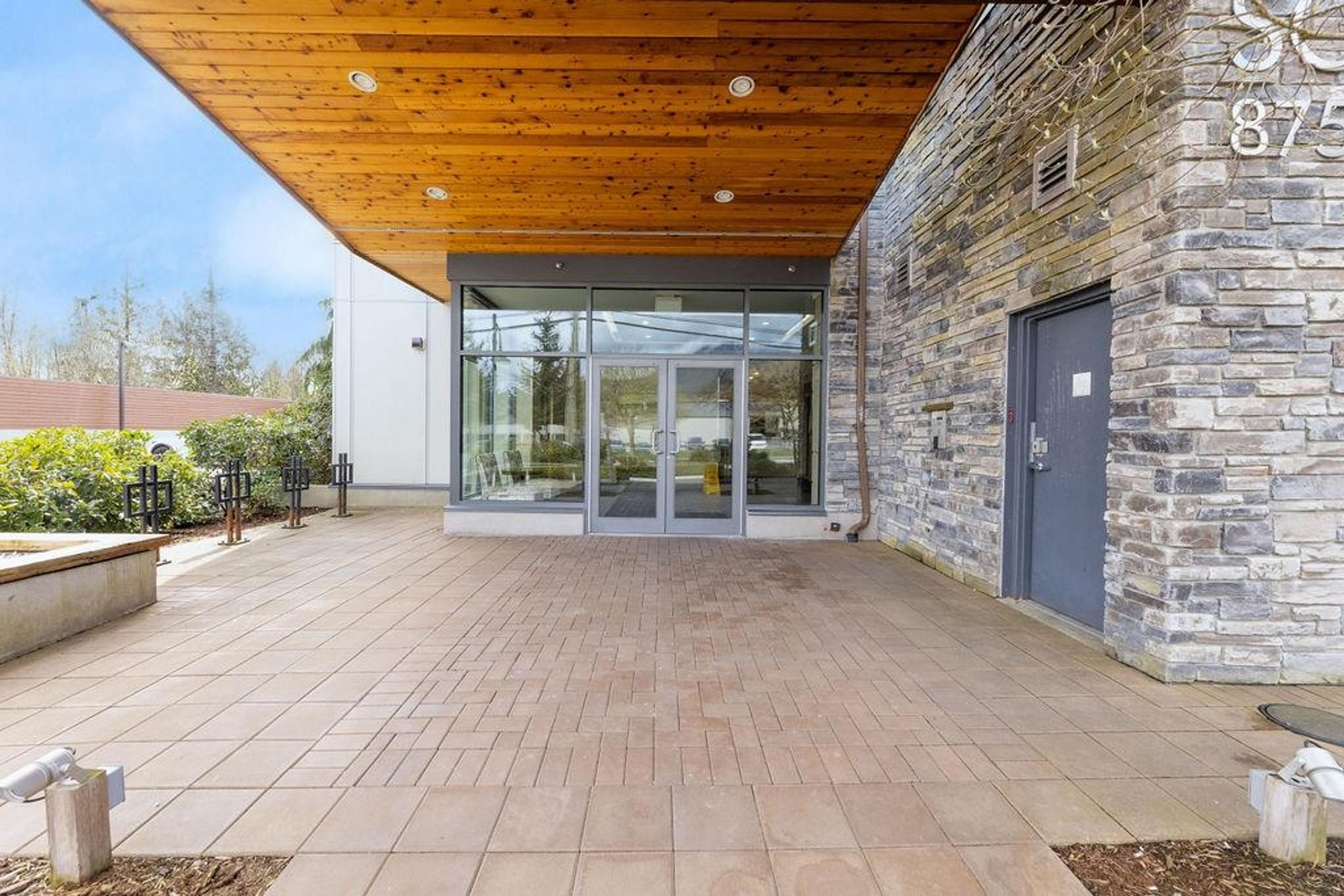 875 Gibsons Way, Gibsons - Exteriors - Photo 2