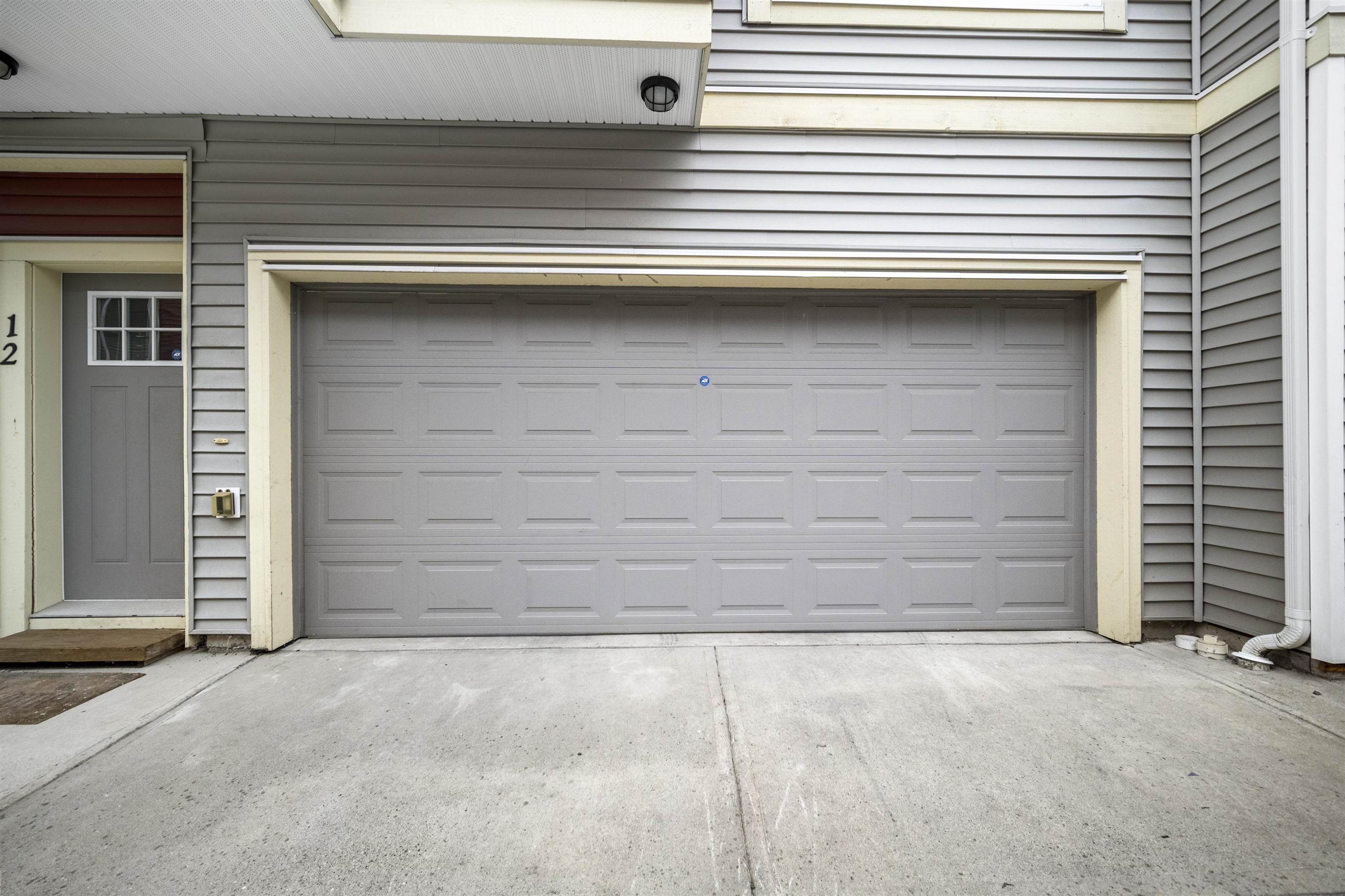 6945 185 Street, Surrey - Exteriors - Photo 2