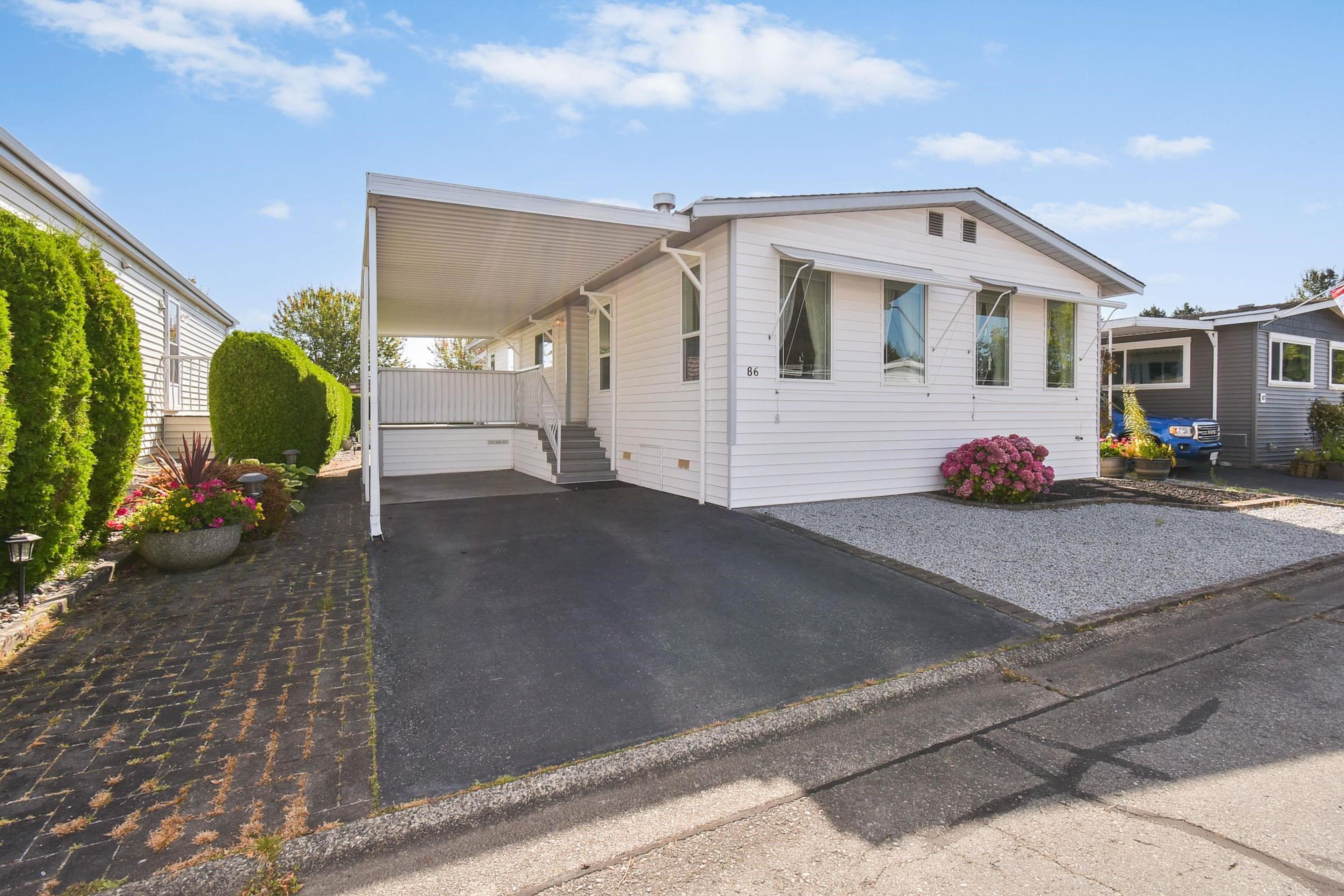 2303 Cranley Drive, Surrey - Exteriors - Photo 2