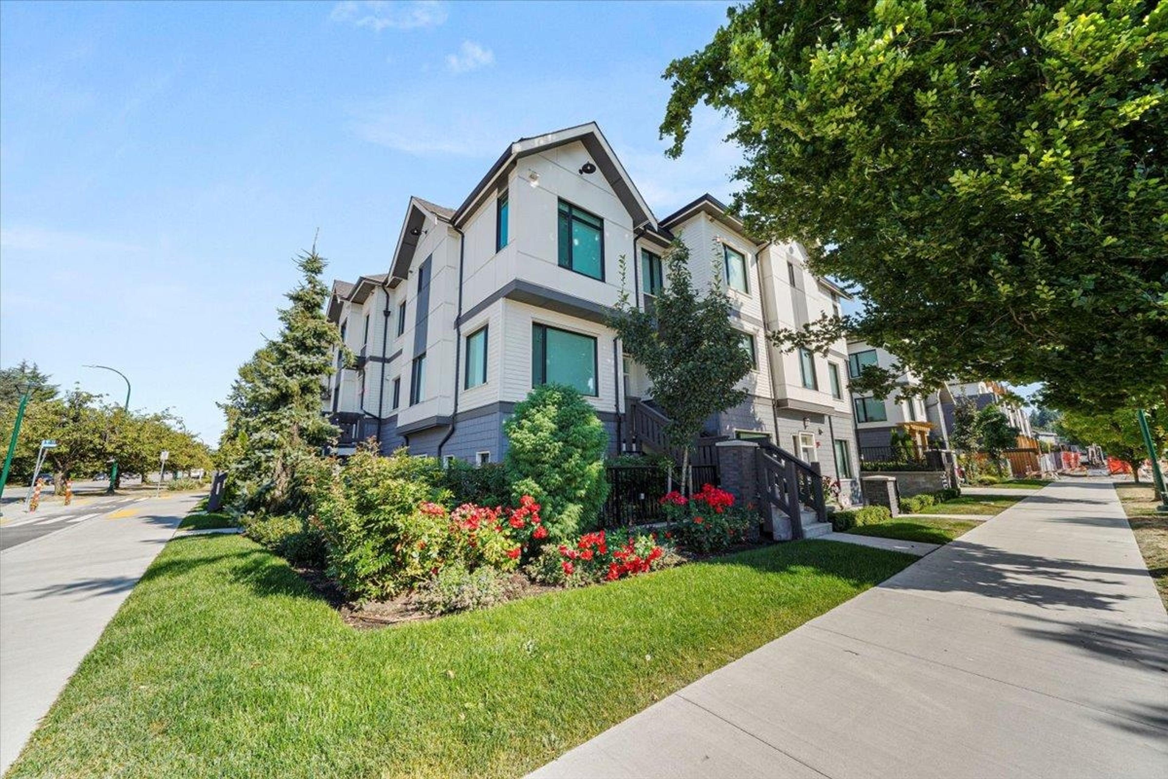 4110 Columbia Street, Vancouver - Exteriors - Full Complex View - Photo 2