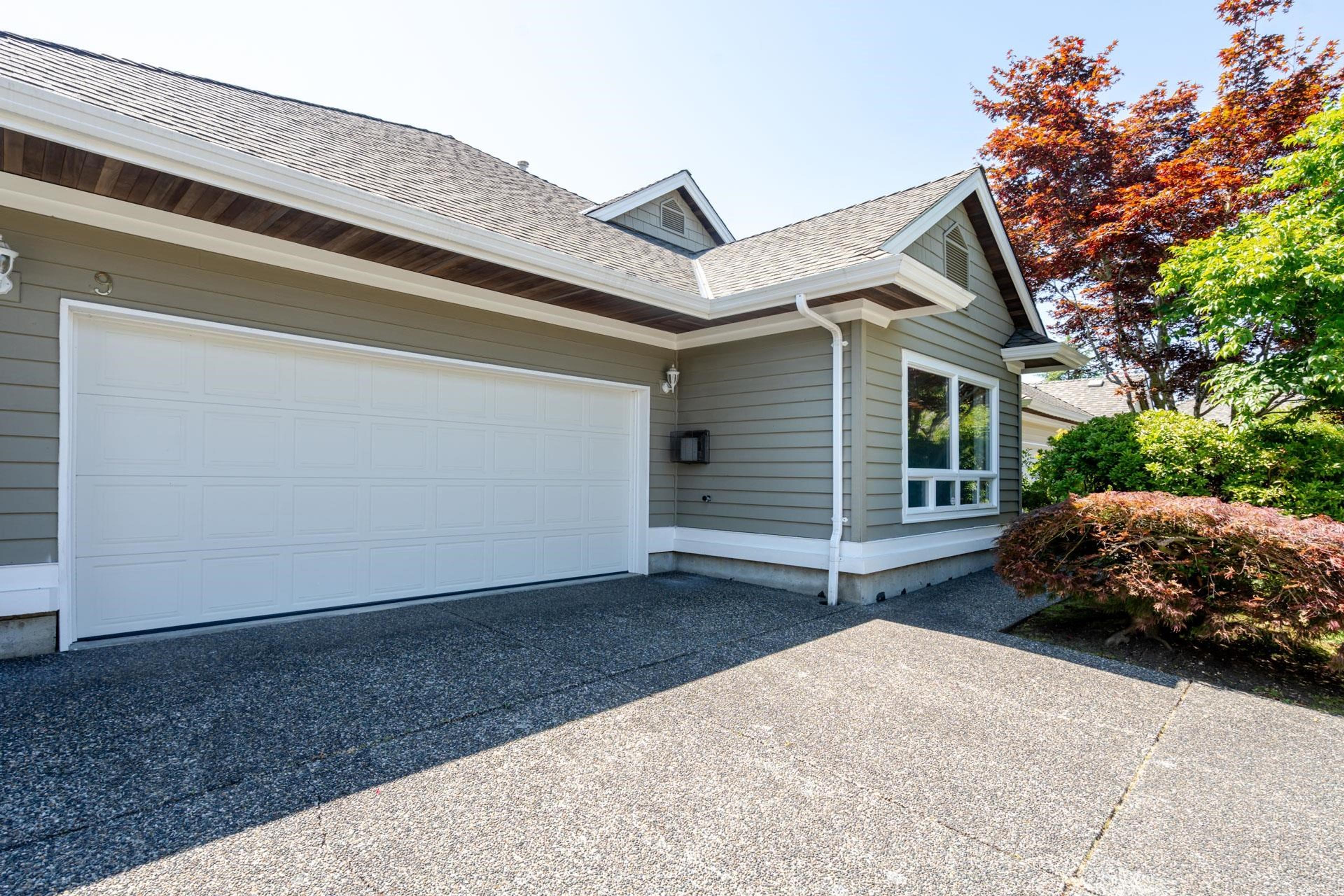 1881 144 Street, Surrey - Exteriors - Photo 1