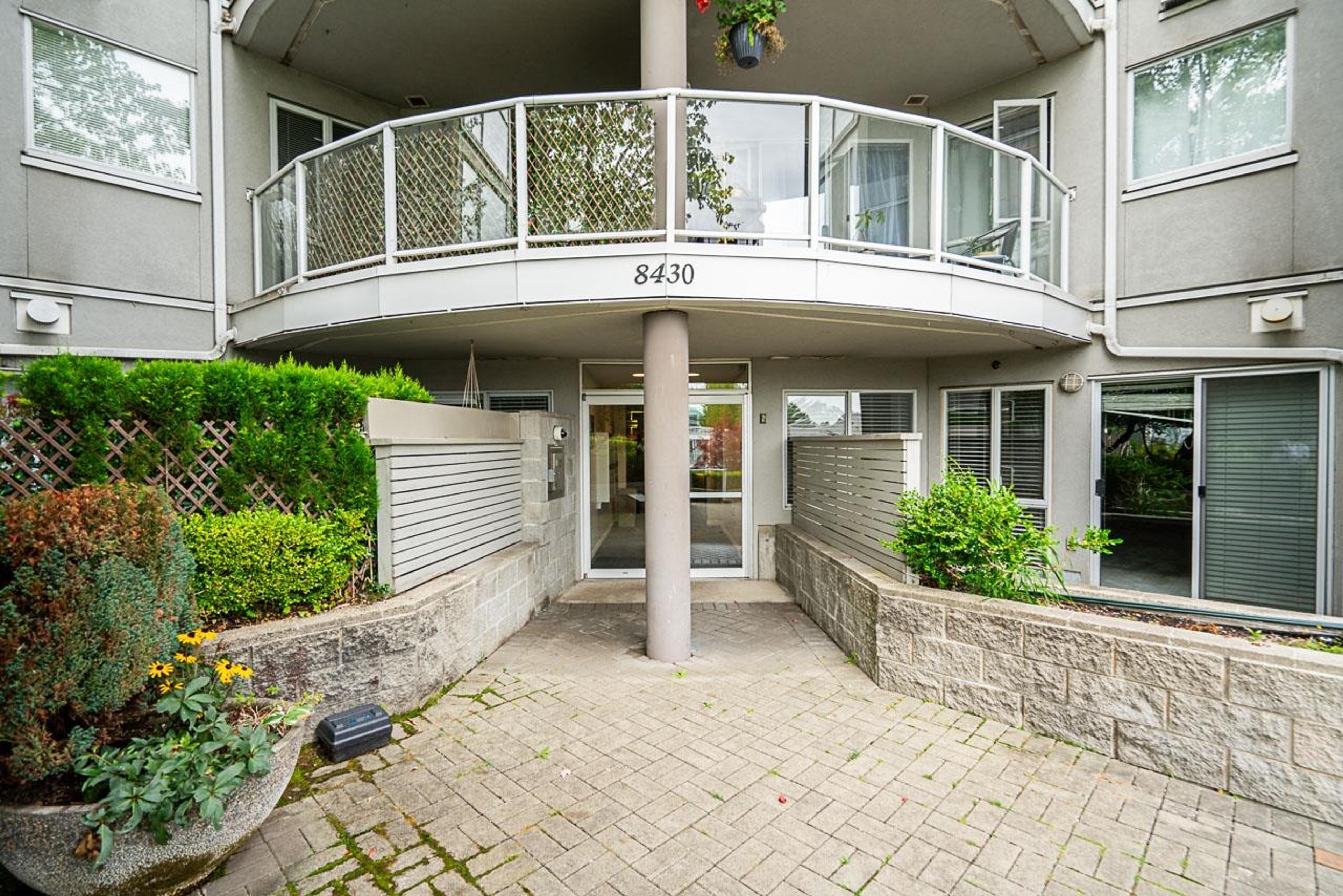 8460 Jellicoe Street, Vancouver - Exteriors - Photo 6