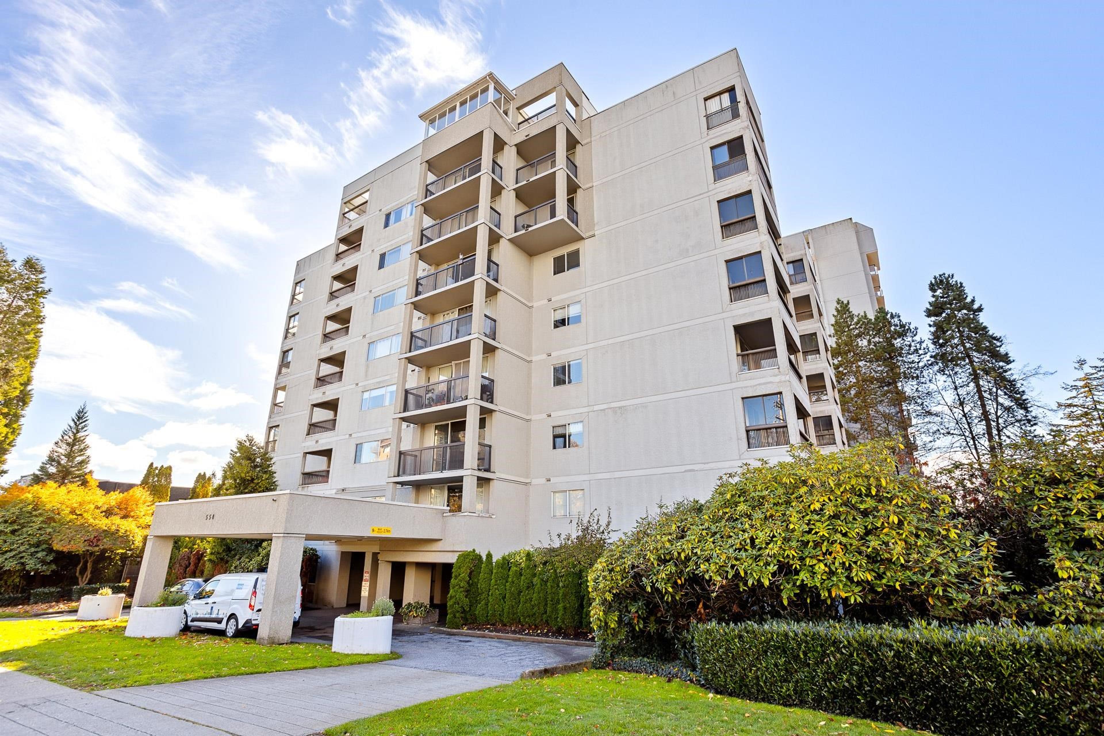 550 Eighth Street, New Westminster - Exteriors - Photo 1