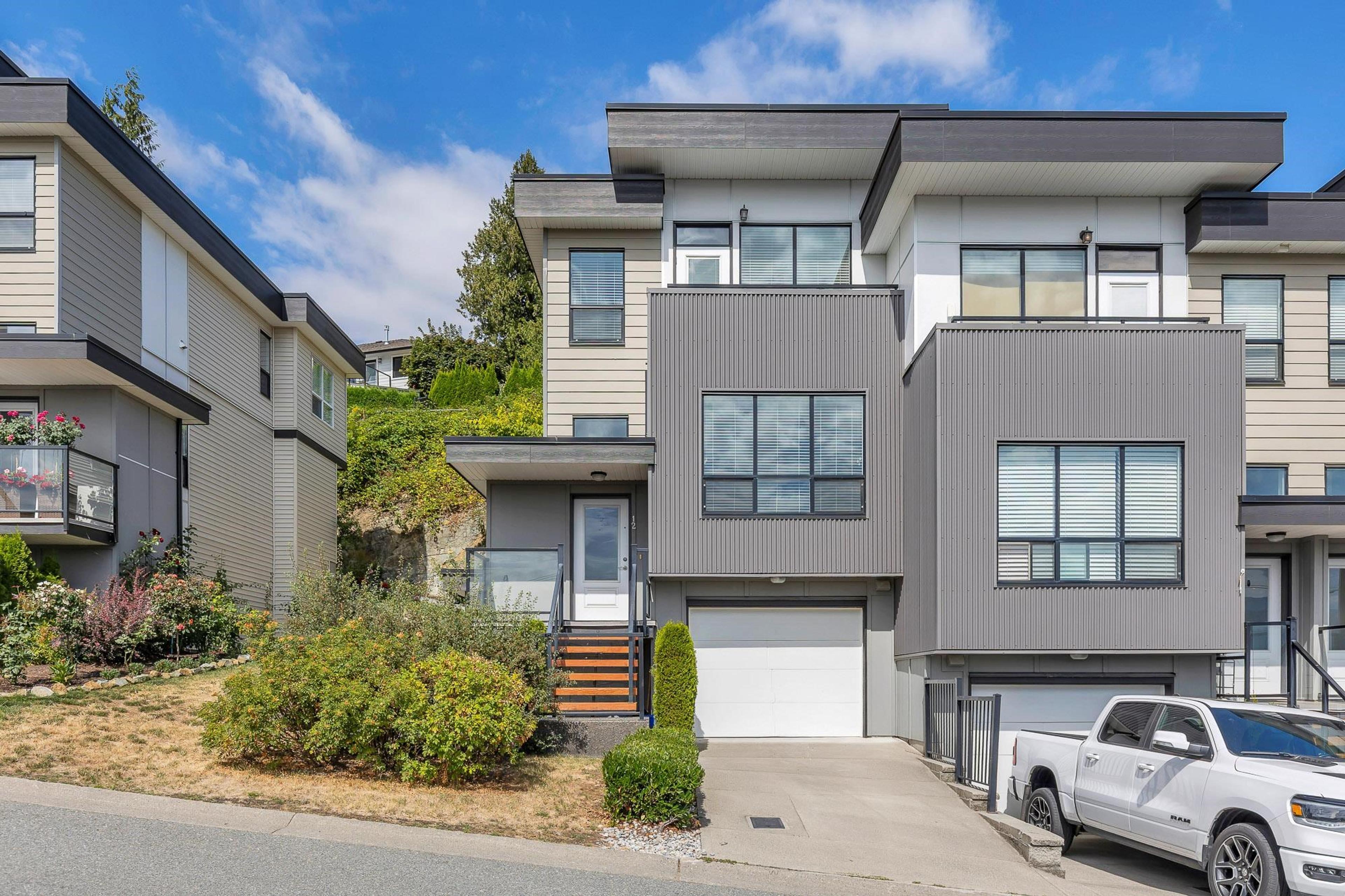 36099 Waterleaf Place, Abbotsford - Exteriors - Full Complex View - Photo 3