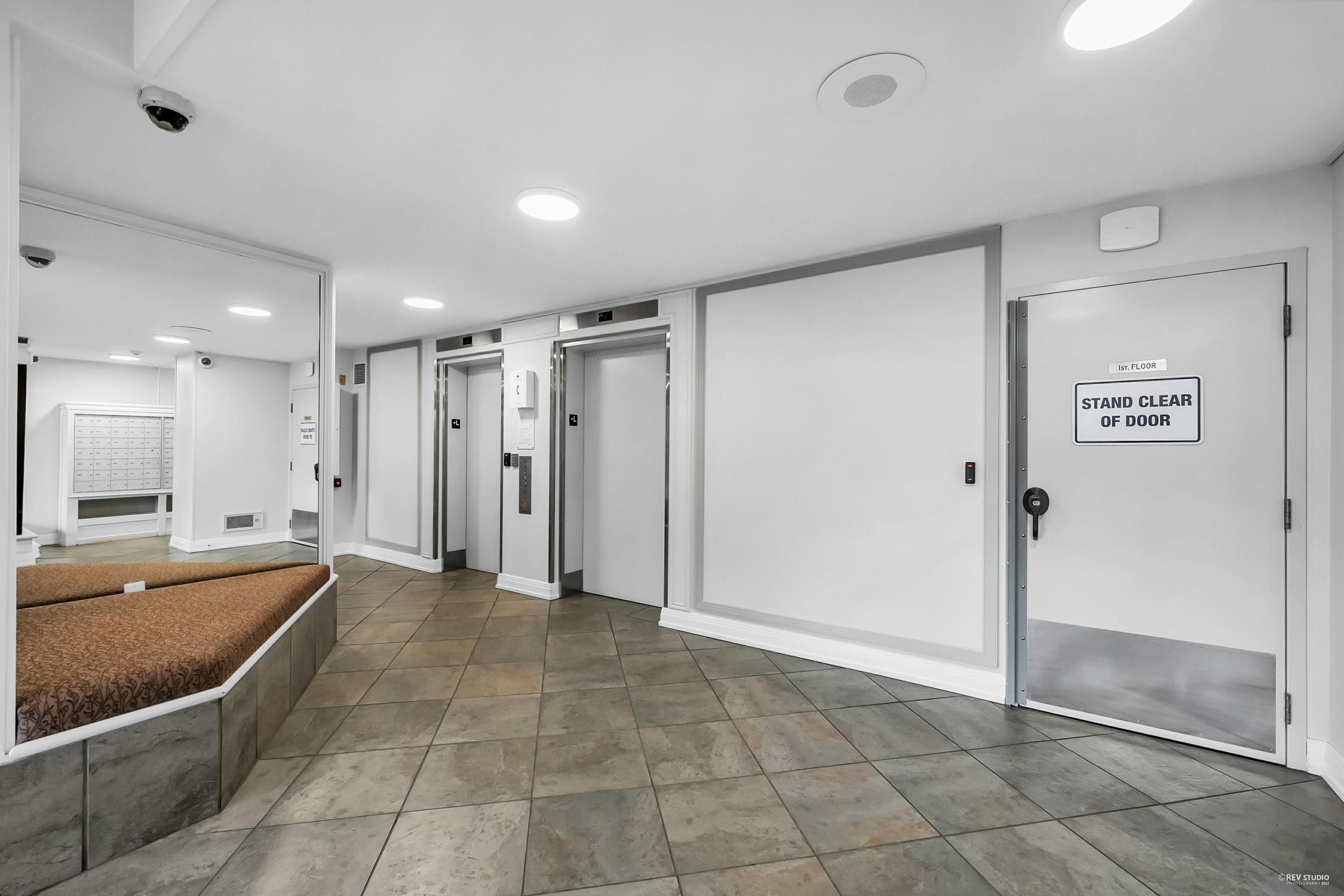 6070 Mcmurray Avenue, Burnaby - Common Areas - Lobbies / Hallways / Foyers - Photo 1