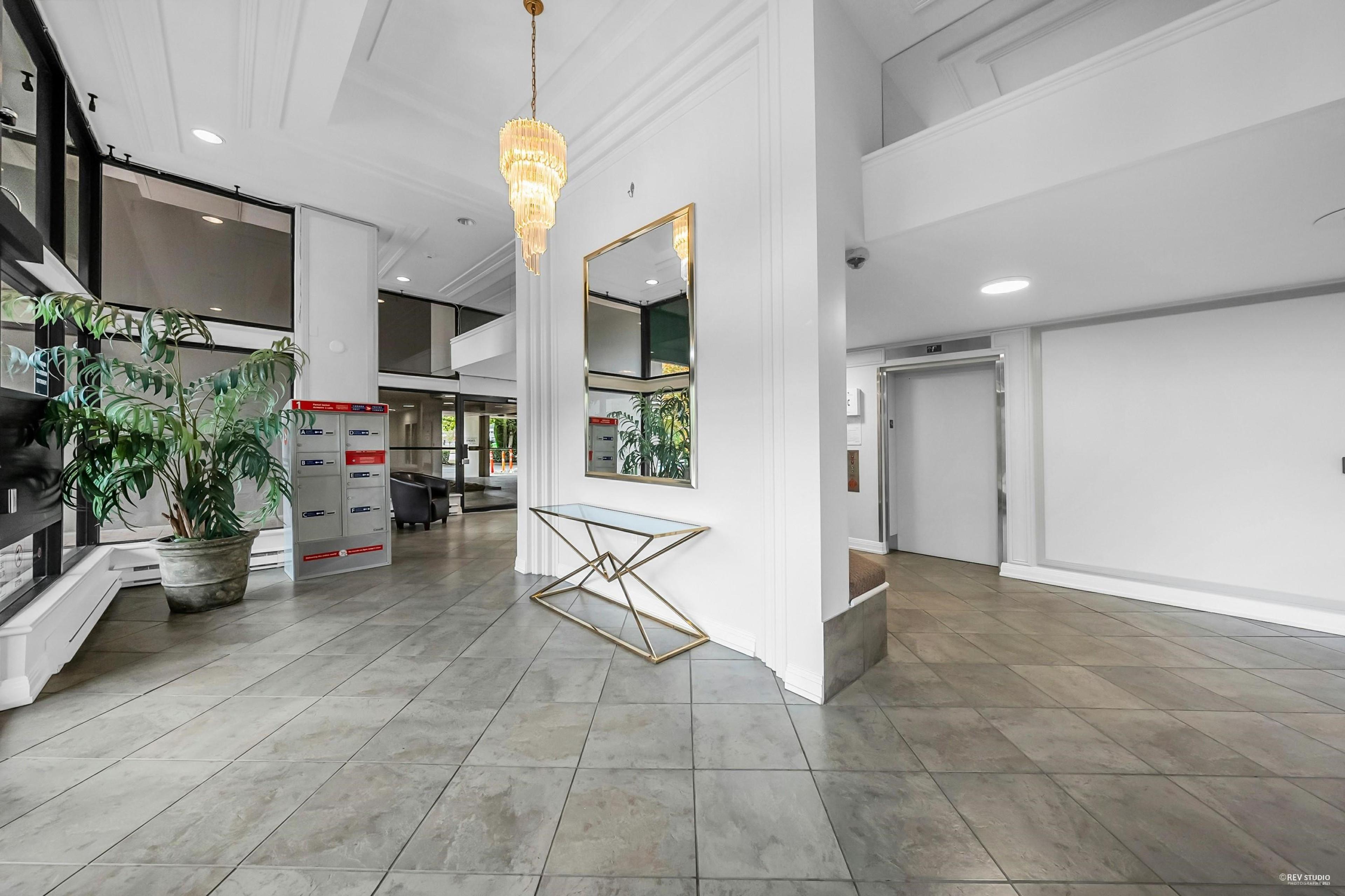 6070 Mcmurray Avenue, Burnaby - Common Areas - Lobbies / Hallways / Foyers - Photo 2