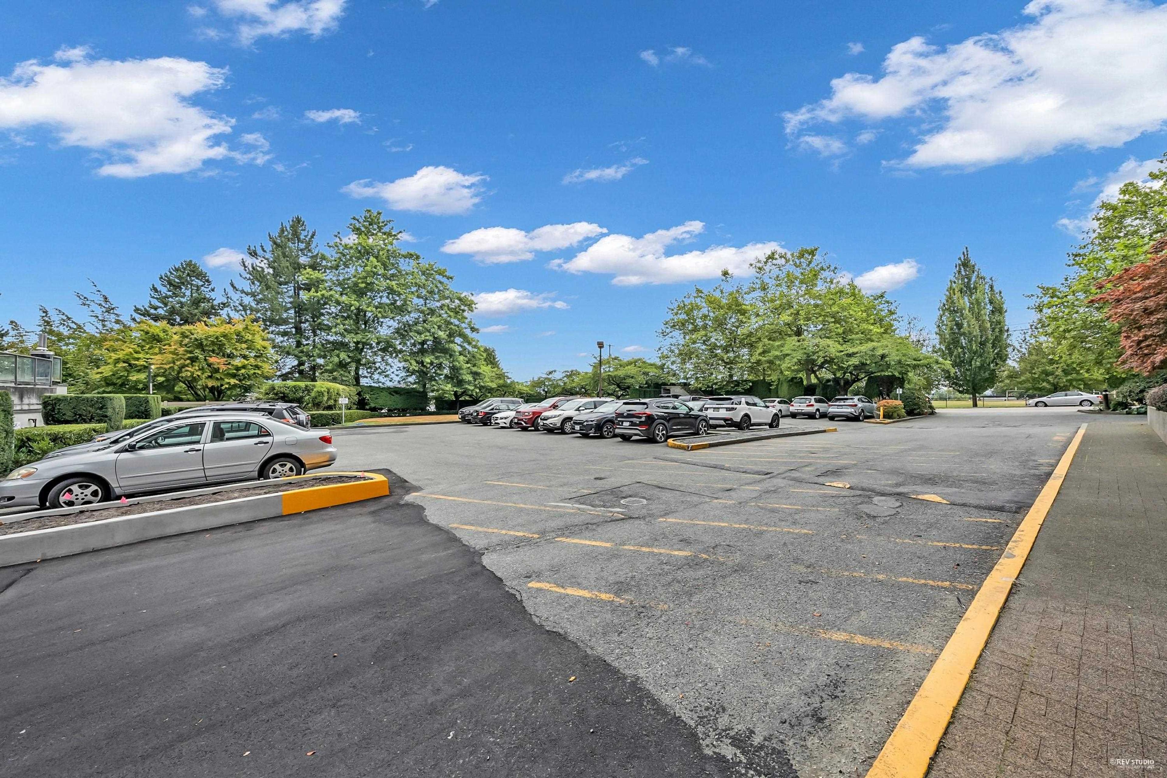 6070 Mcmurray Avenue, Burnaby - Common Areas - Parking - Photo 3