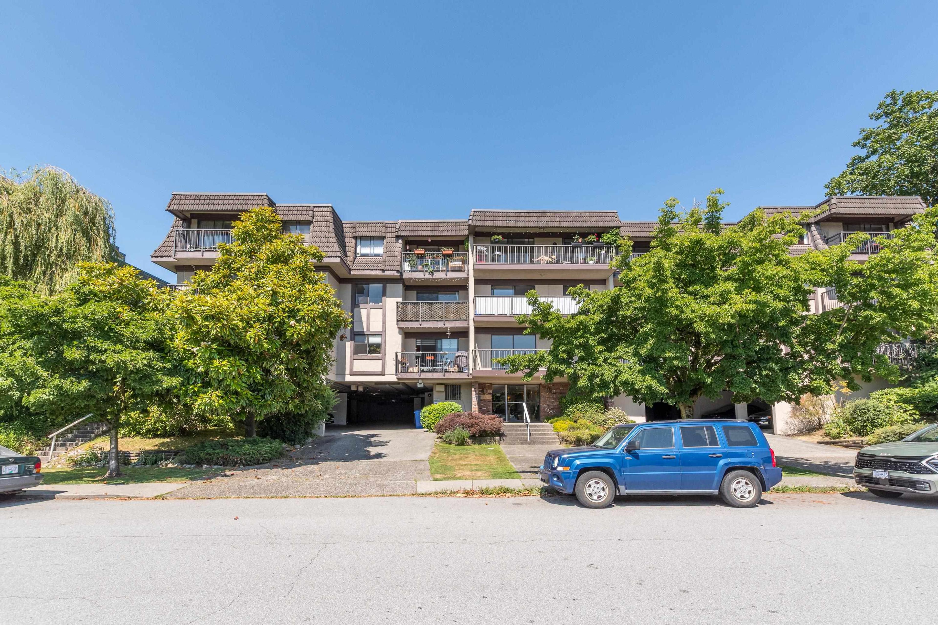 252 W 2nd Street, North Vancouver - Exteriors - Full Complex View - Photo 2